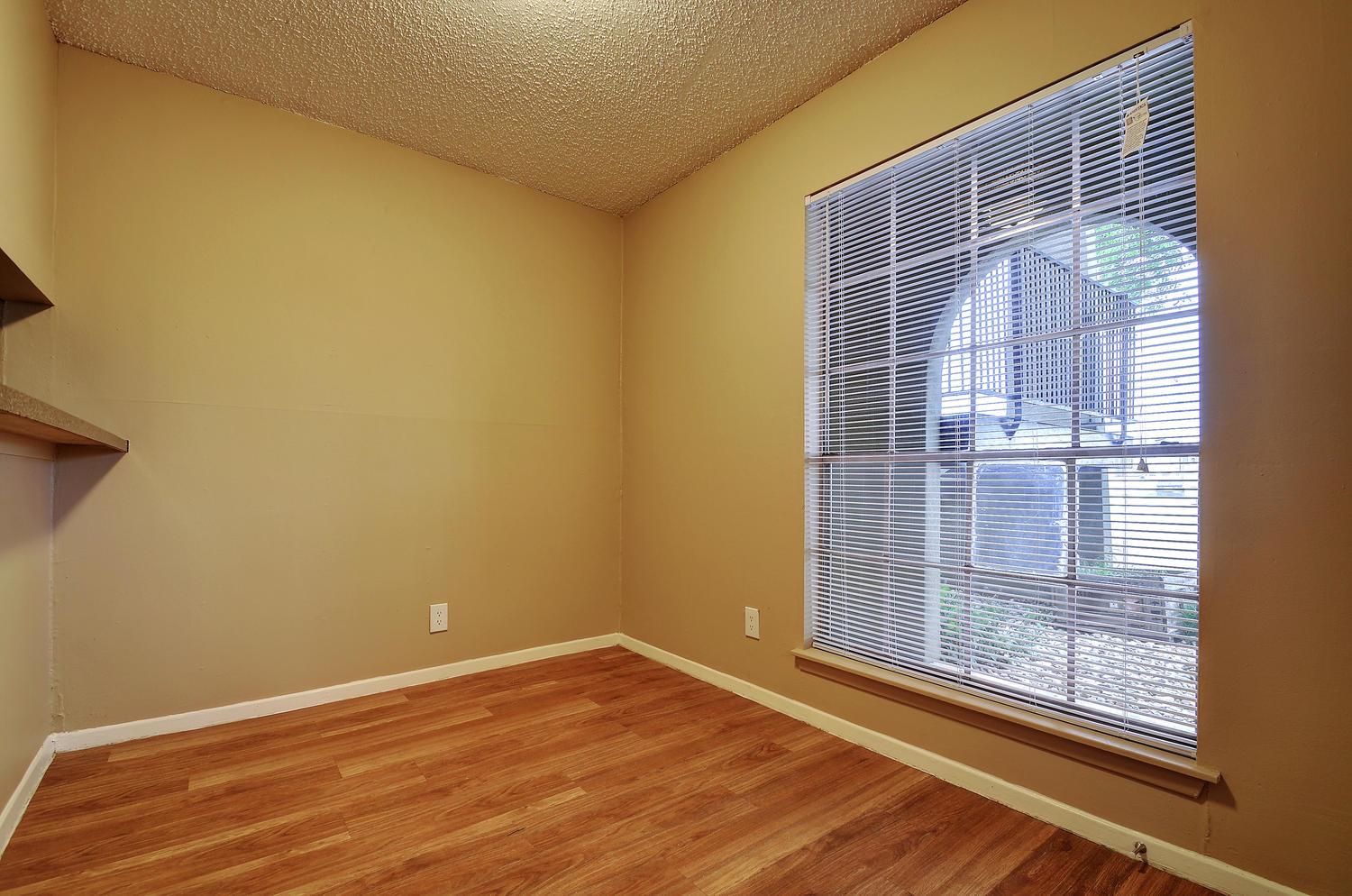 2414 Ventura Dr # 208, Austin, TX 78741