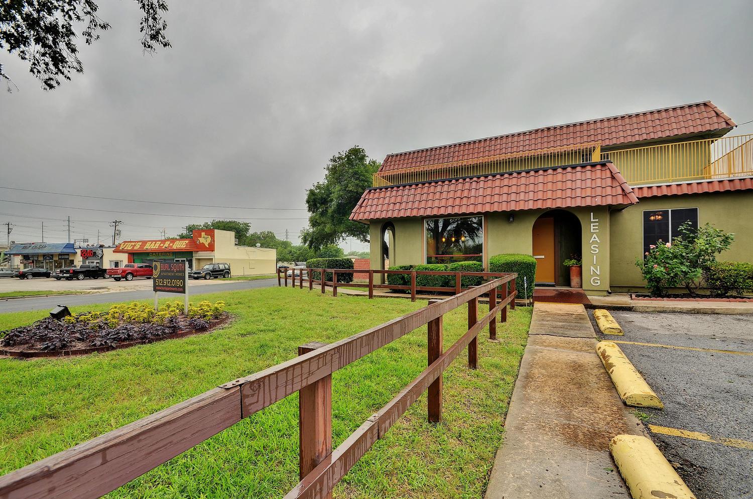 2414 Ventura Dr # 208, Austin, TX 78741