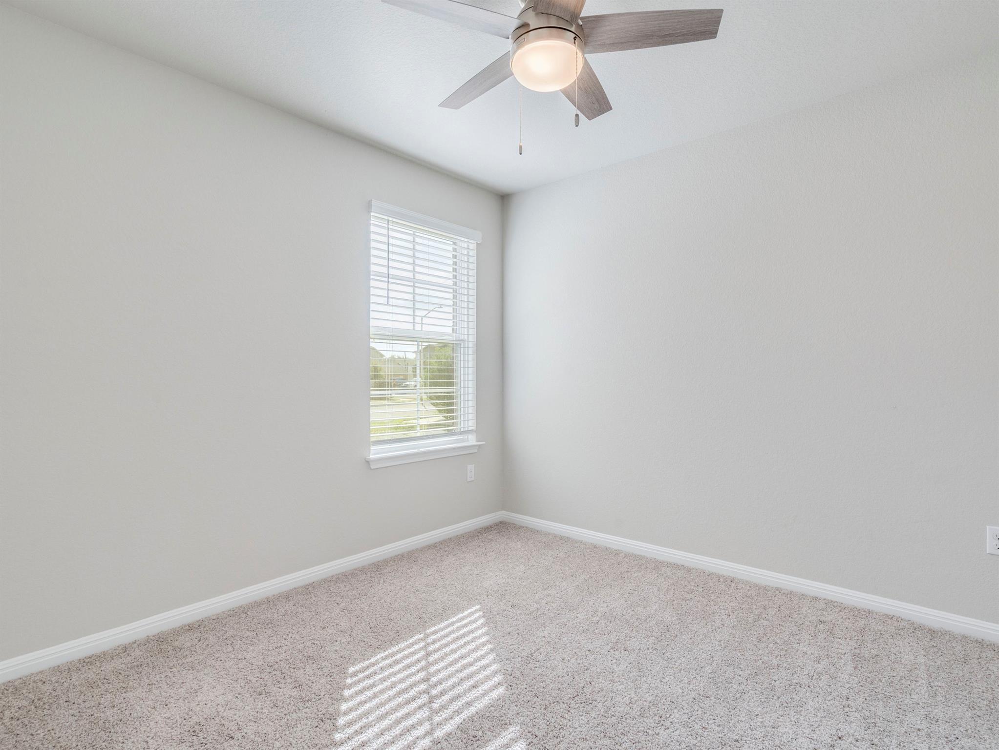 136 Dunlin Ln, Leander, TX 78641