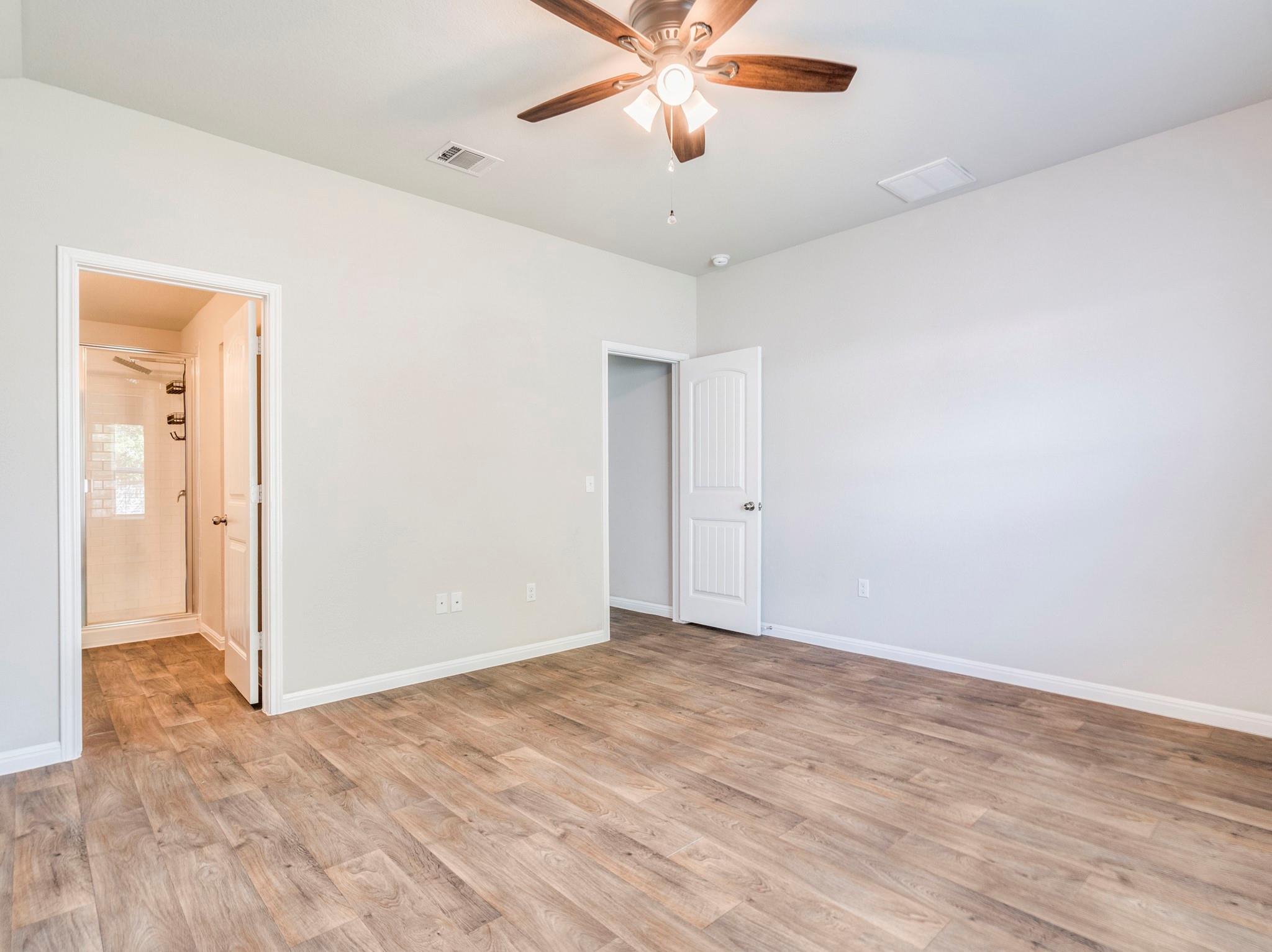 136 Dunlin Ln, Leander, TX 78641