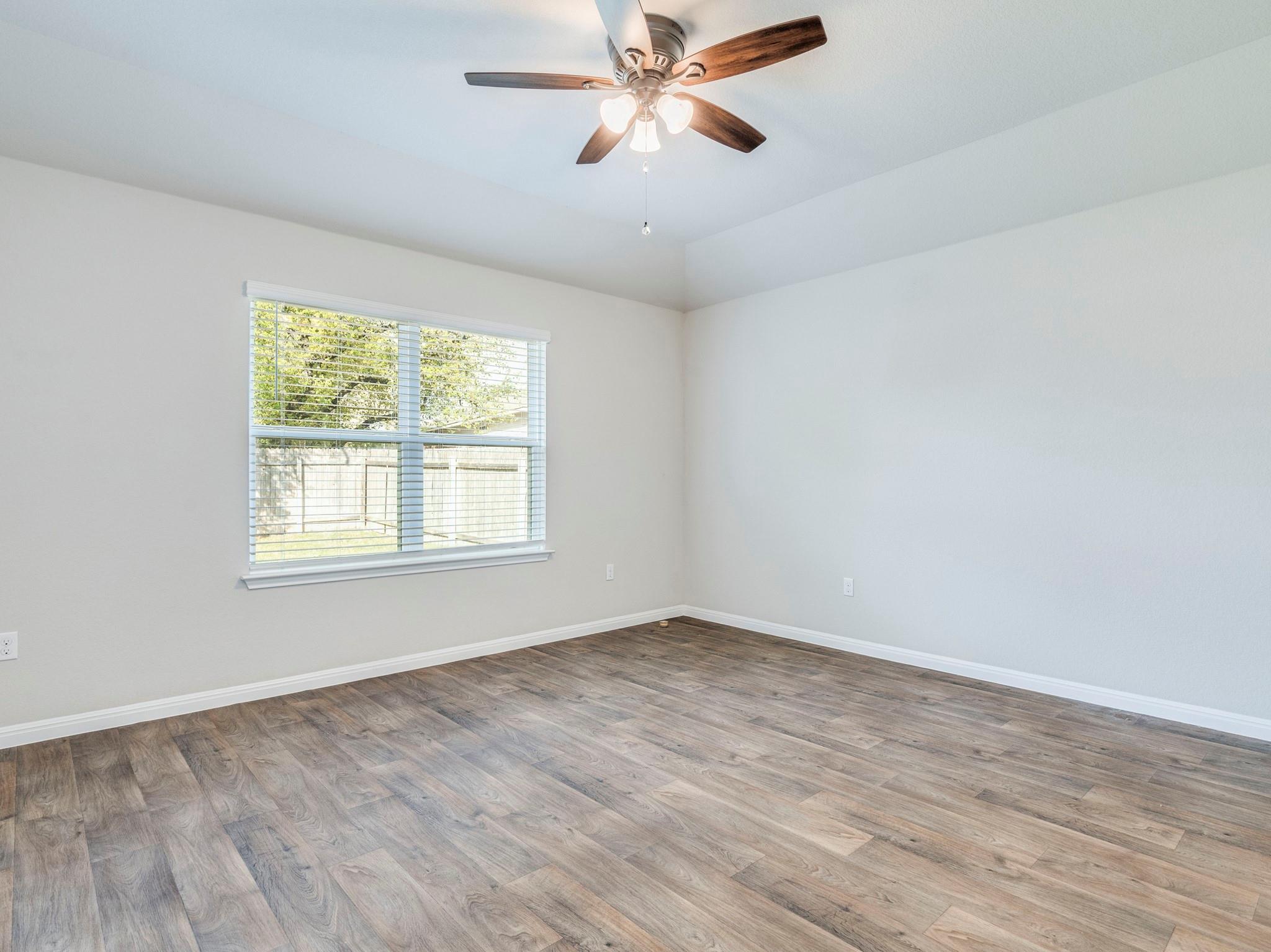 136 Dunlin Ln, Leander, TX 78641