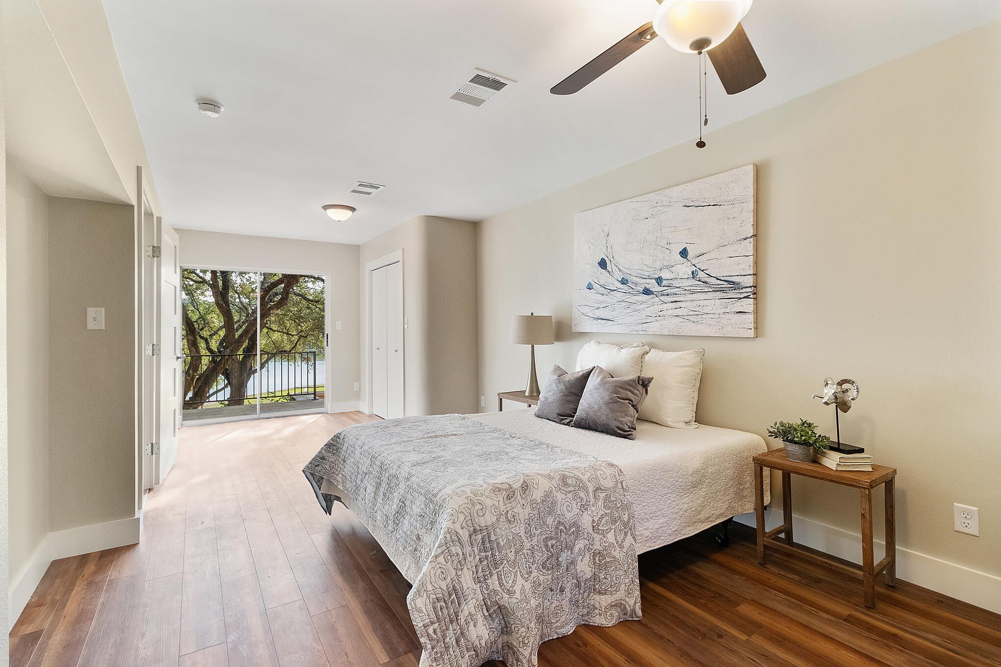 25201 & 25203 Lakeview Dr, Spicewood, TX 78669