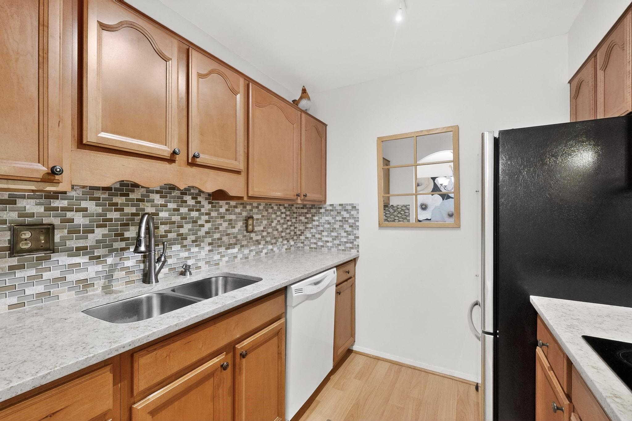 8210 Bent Tree Rd # 104, Austin, TX 78759