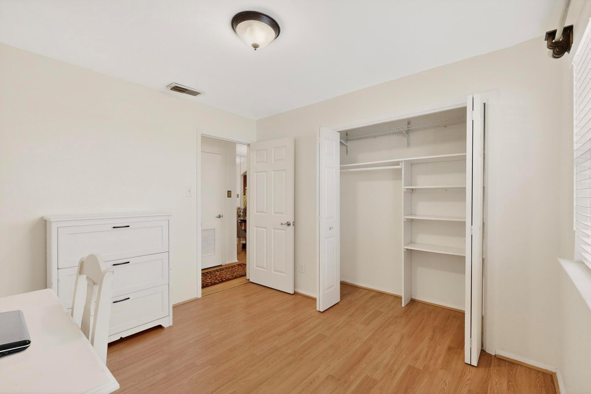 8210 Bent Tree Rd # 104, Austin, TX 78759