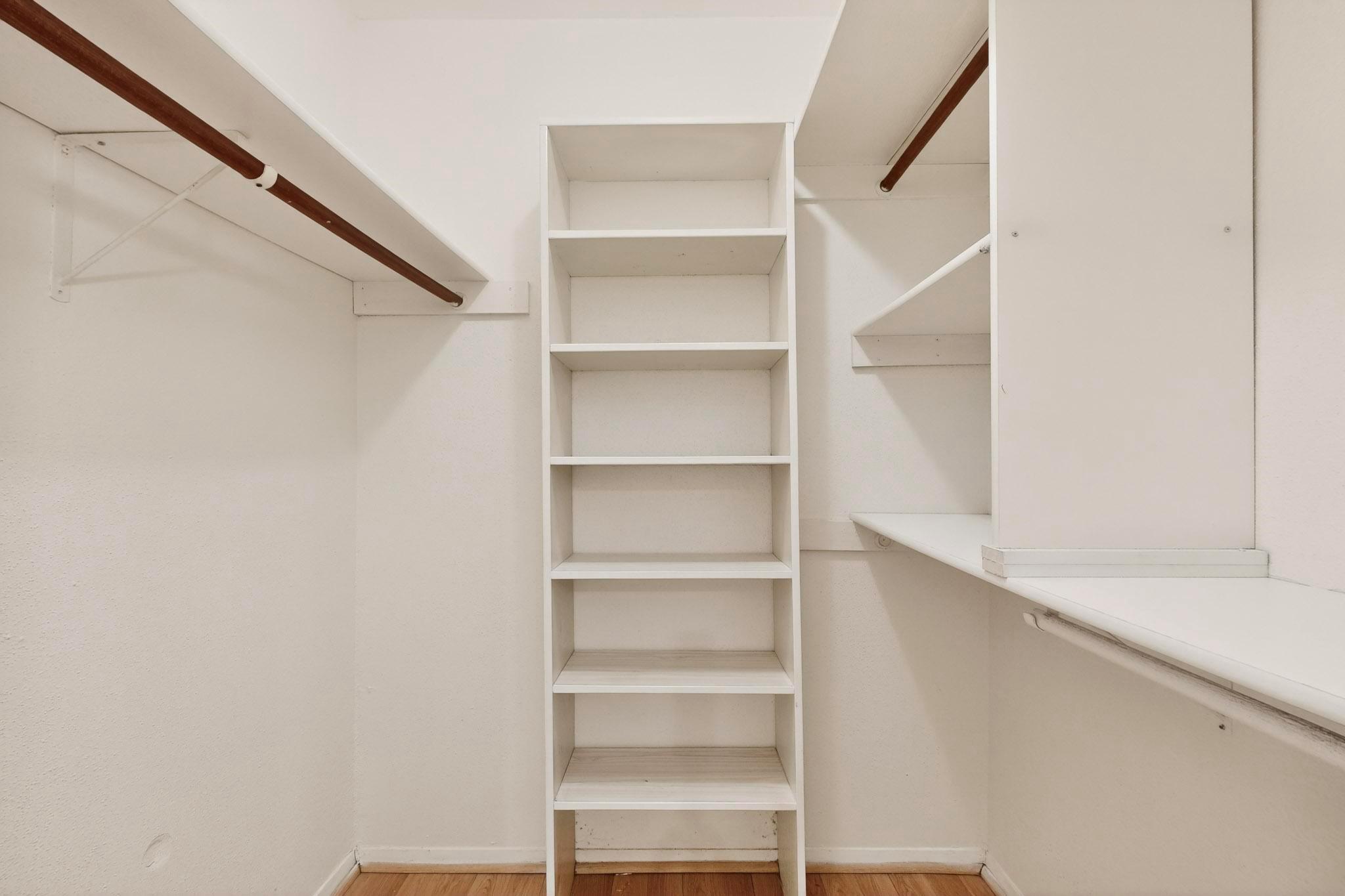 8210 Bent Tree Rd # 104, Austin, TX 78759