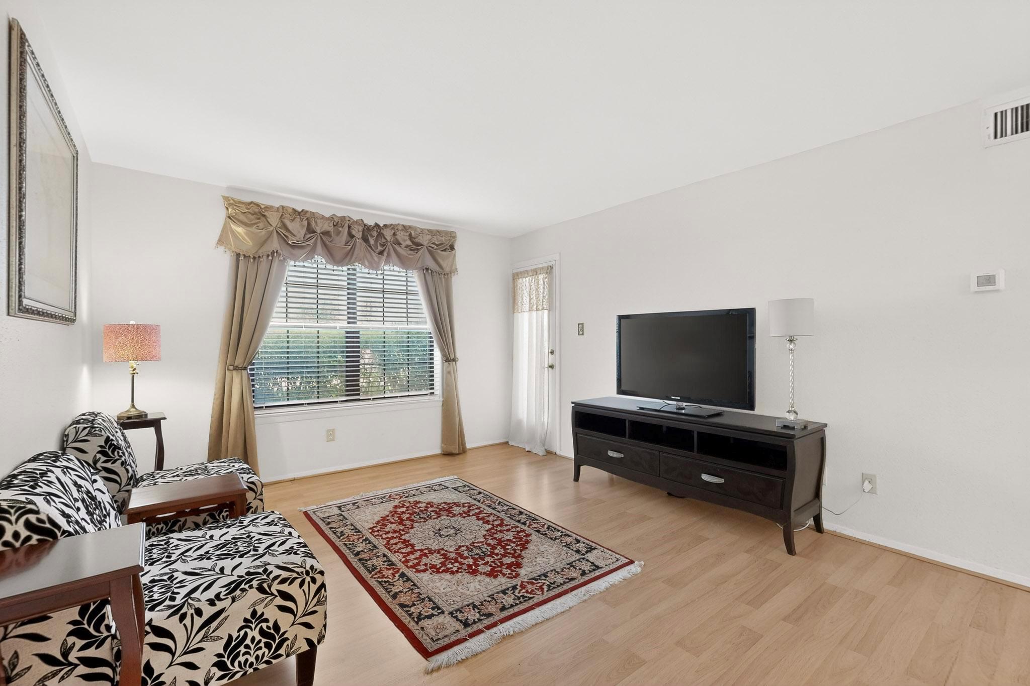 8210 Bent Tree Rd # 104, Austin, TX 78759