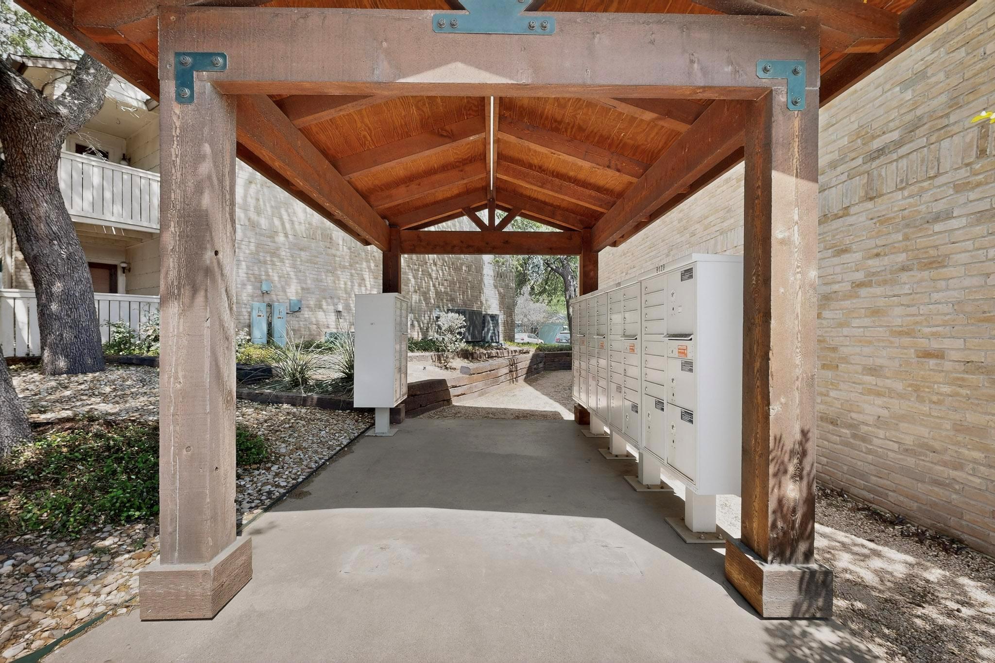 8210 Bent Tree Rd # 104, Austin, TX 78759