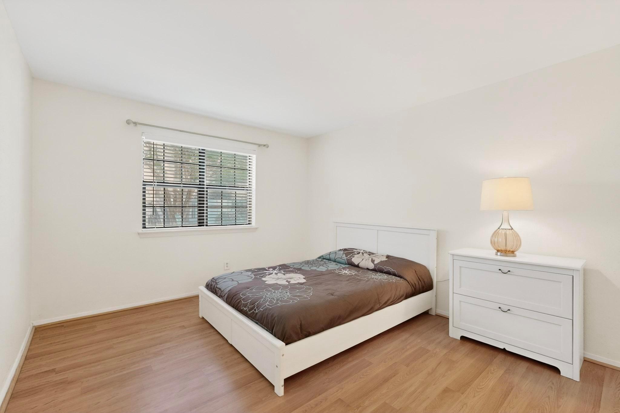 8210 Bent Tree Rd # 104, Austin, TX 78759