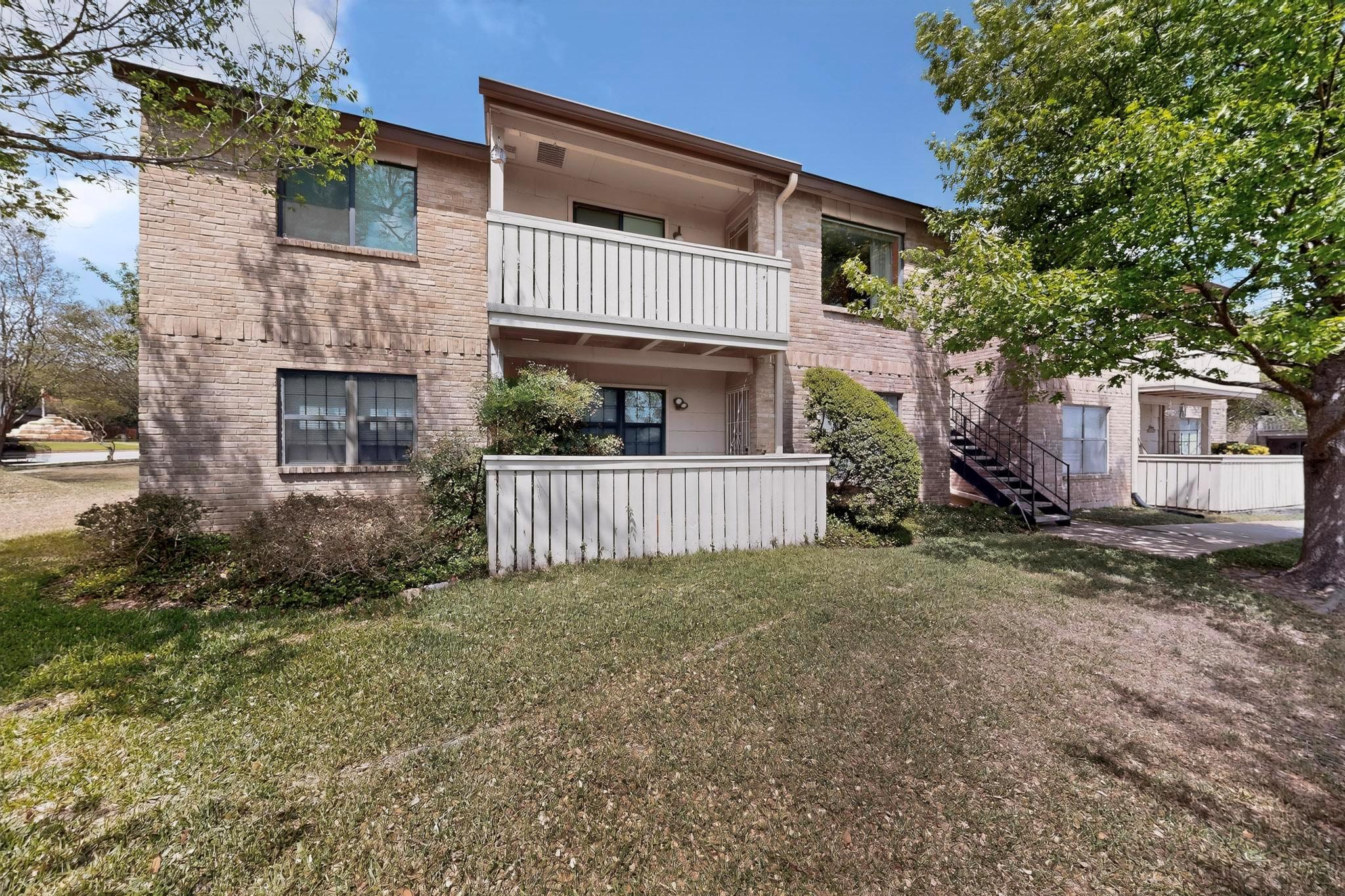 8210 Bent Tree Rd # 104, Austin, TX 78759