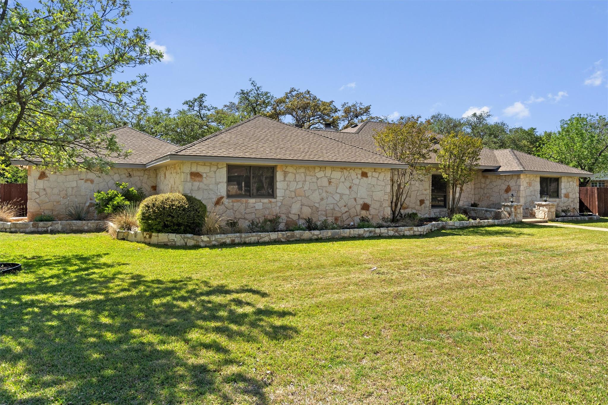 2802 Live Oak St, Round Rock, TX 78681