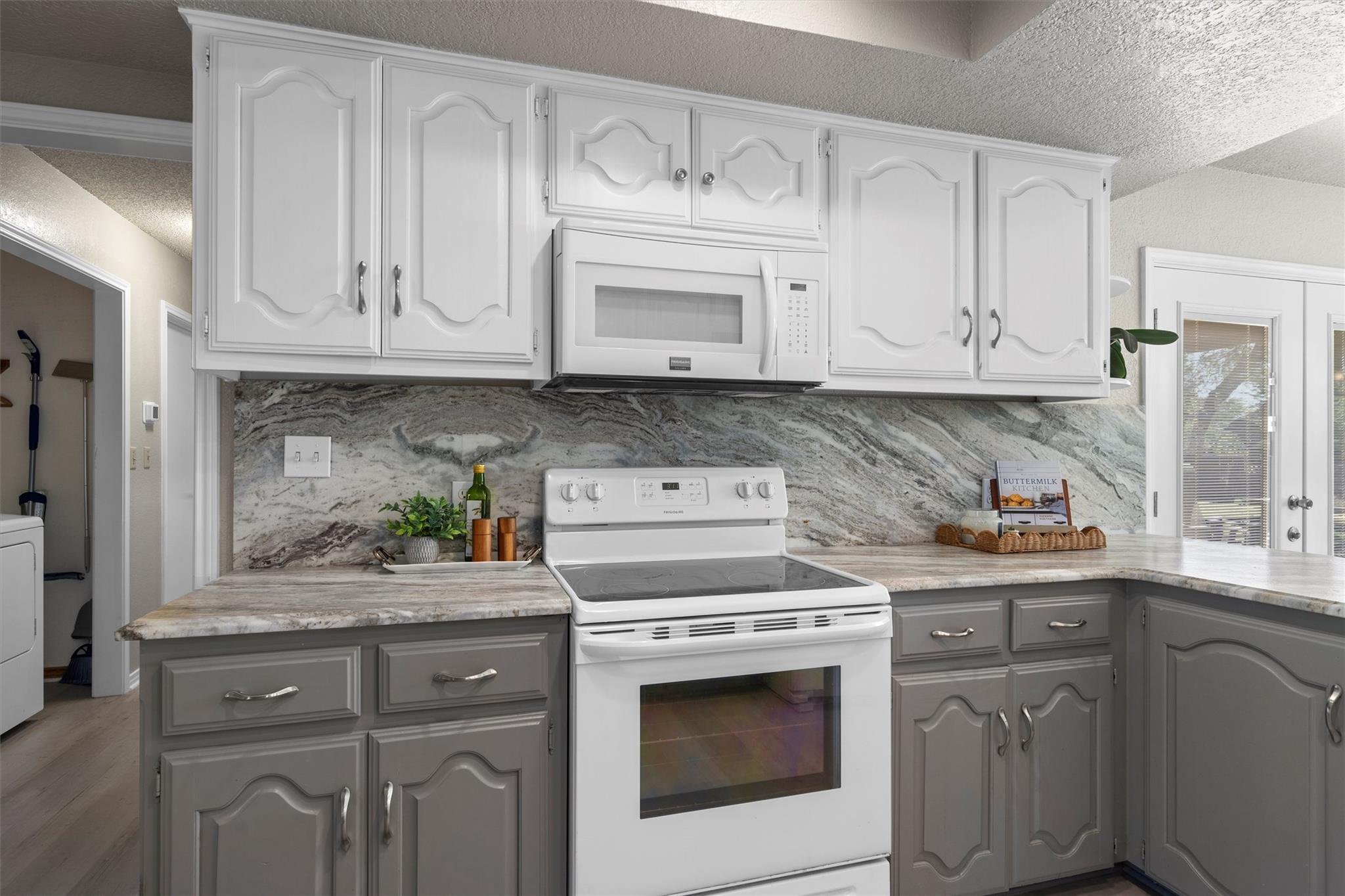 2802 Live Oak St, Round Rock, TX 78681