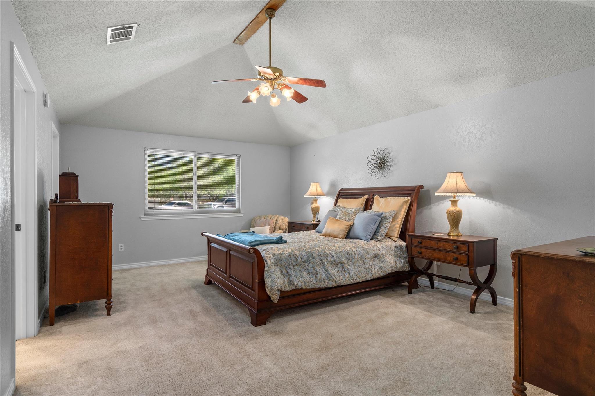 2802 Live Oak St, Round Rock, TX 78681