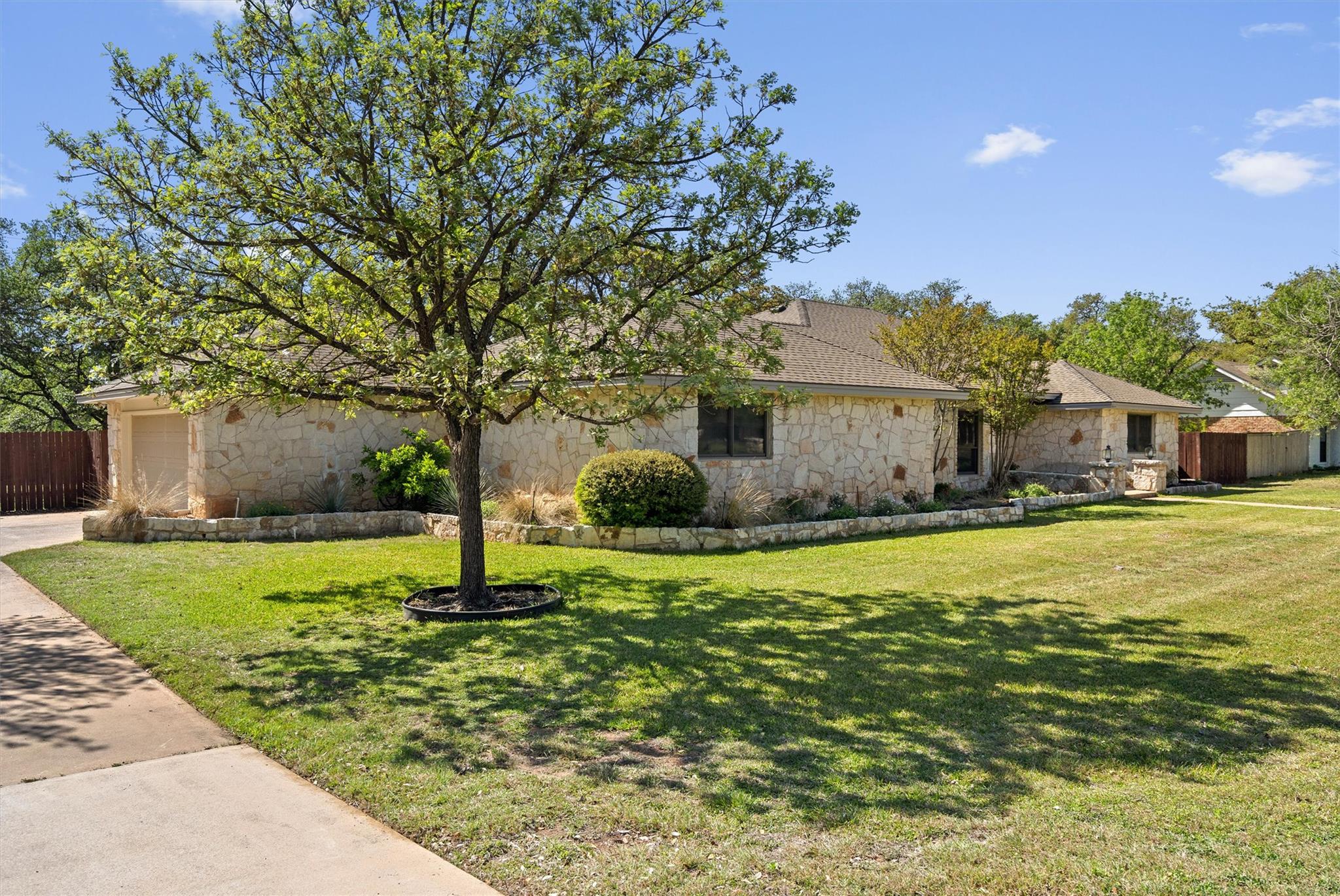 2802 Live Oak St, Round Rock, TX 78681