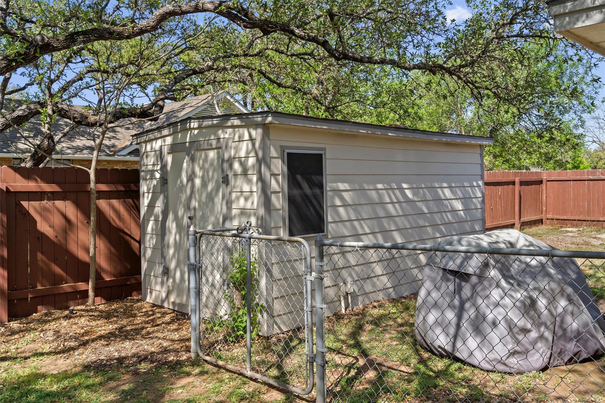 2802 Live Oak St, Round Rock, TX 78681