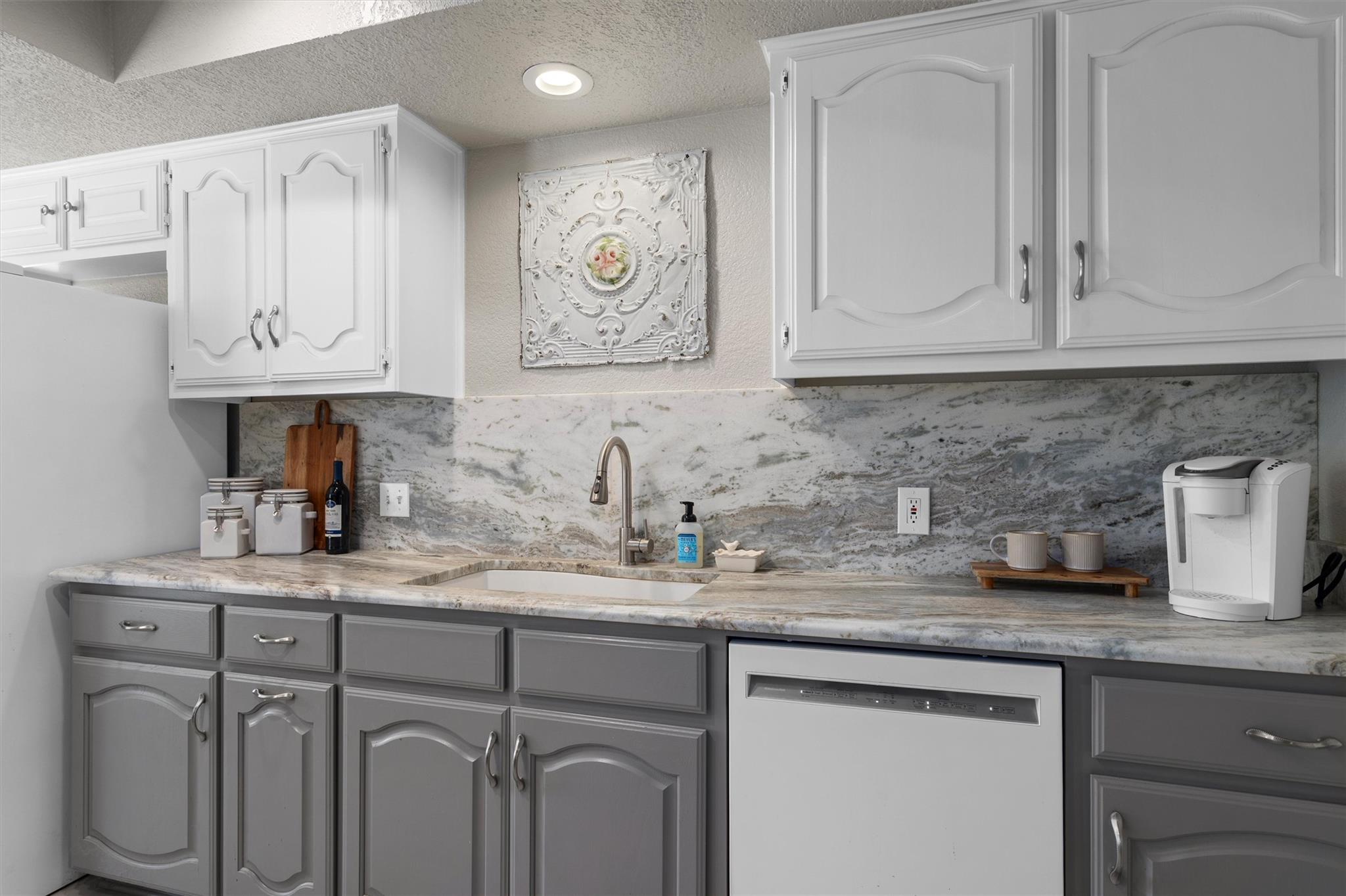 2802 Live Oak St, Round Rock, TX 78681