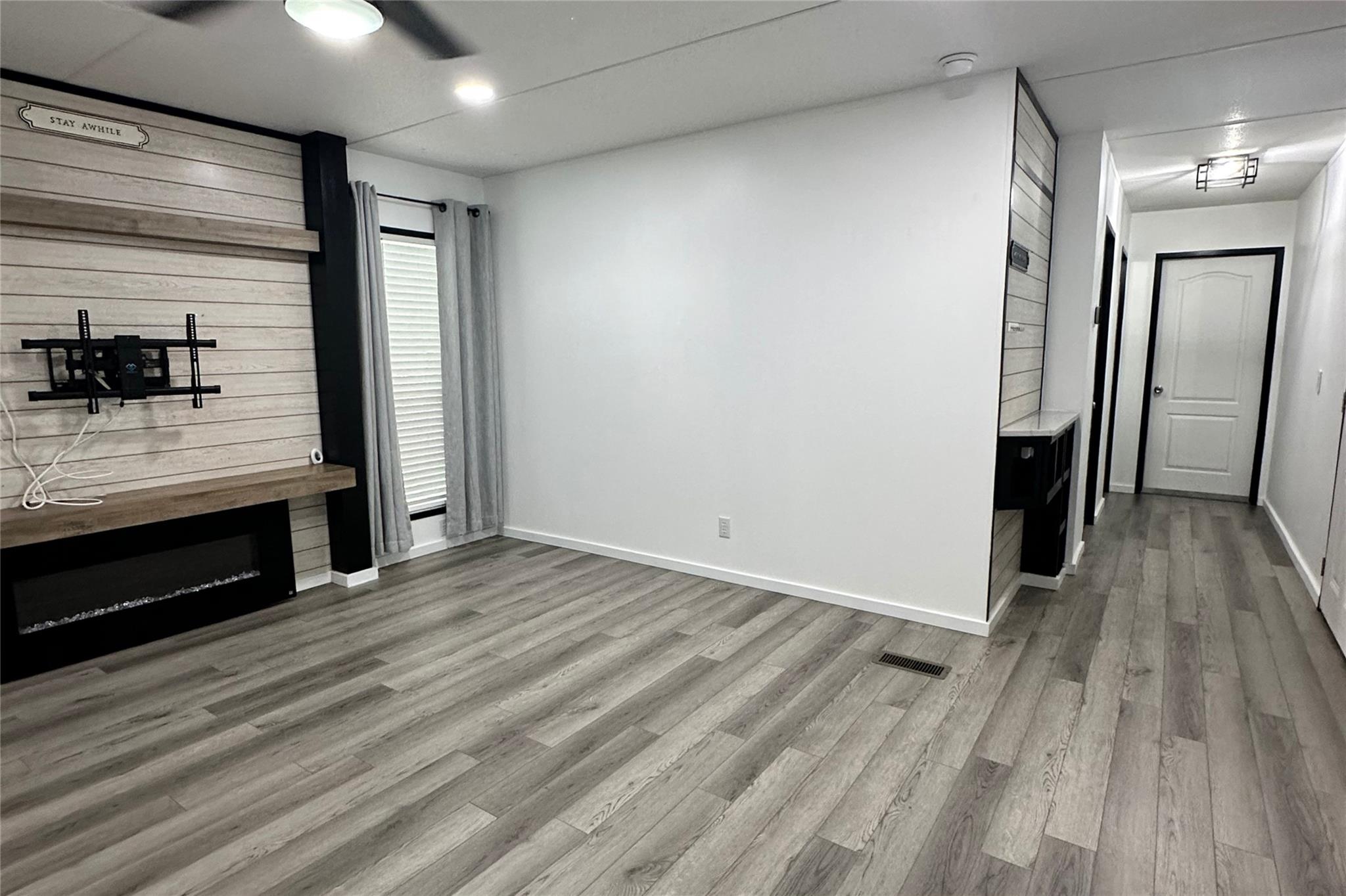 1601 E Slaughter Ln # 464, Austin, TX 78747