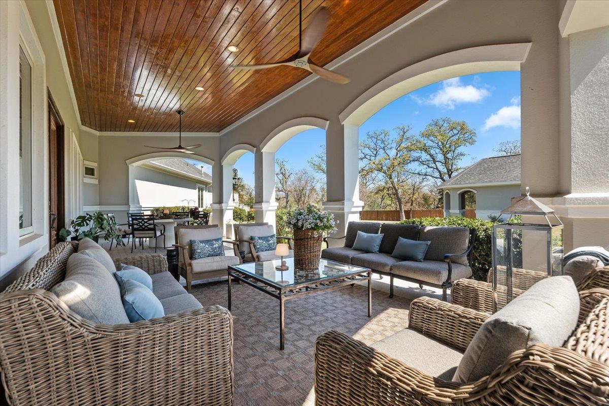 353 Stephen F Austin Blvd, Bastrop, TX 78602