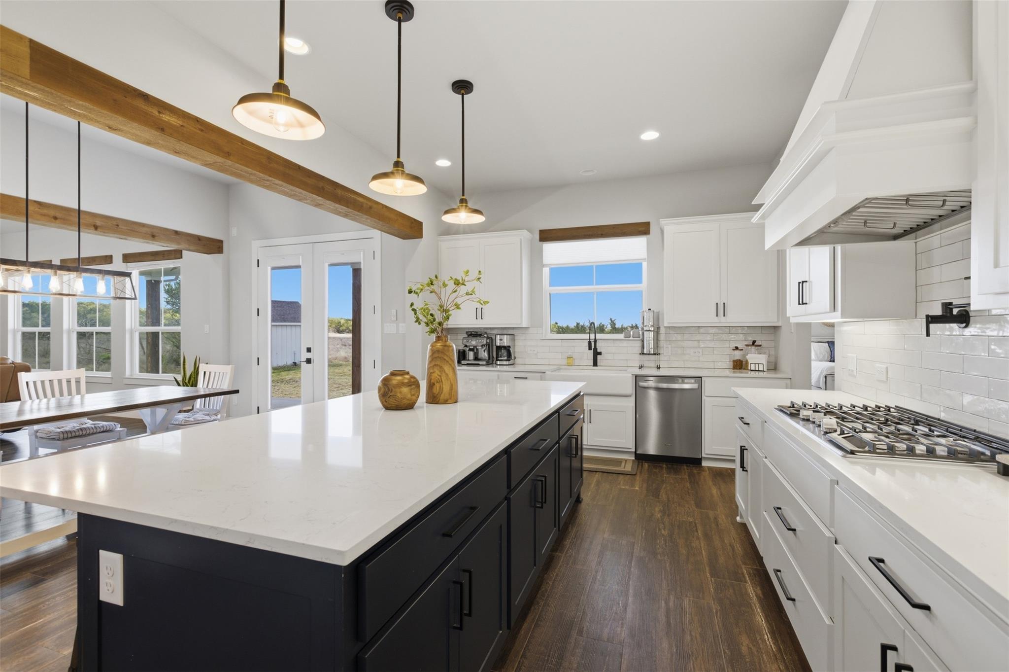 300 County Road 220, Florence, TX 76527