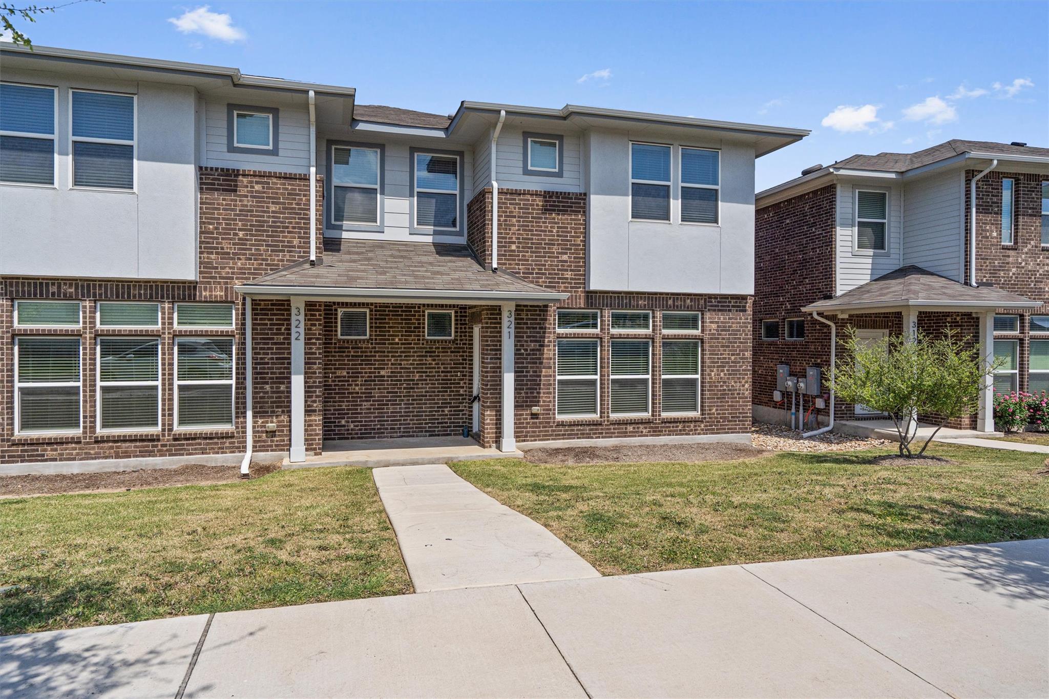 605 W South St # 32, Leander, TX 78641