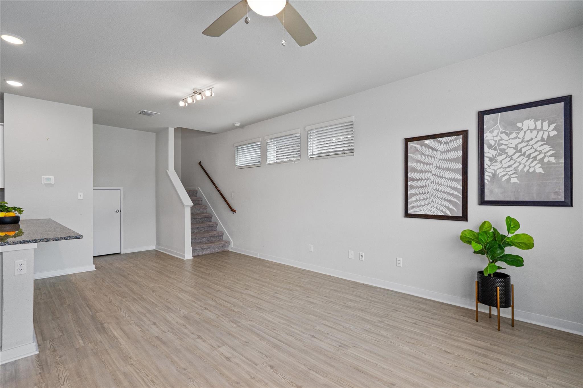 605 W South St # 32, Leander, TX 78641