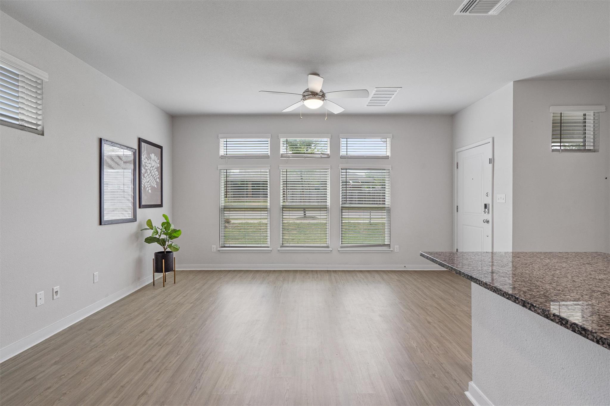 605 W South St # 32, Leander, TX 78641