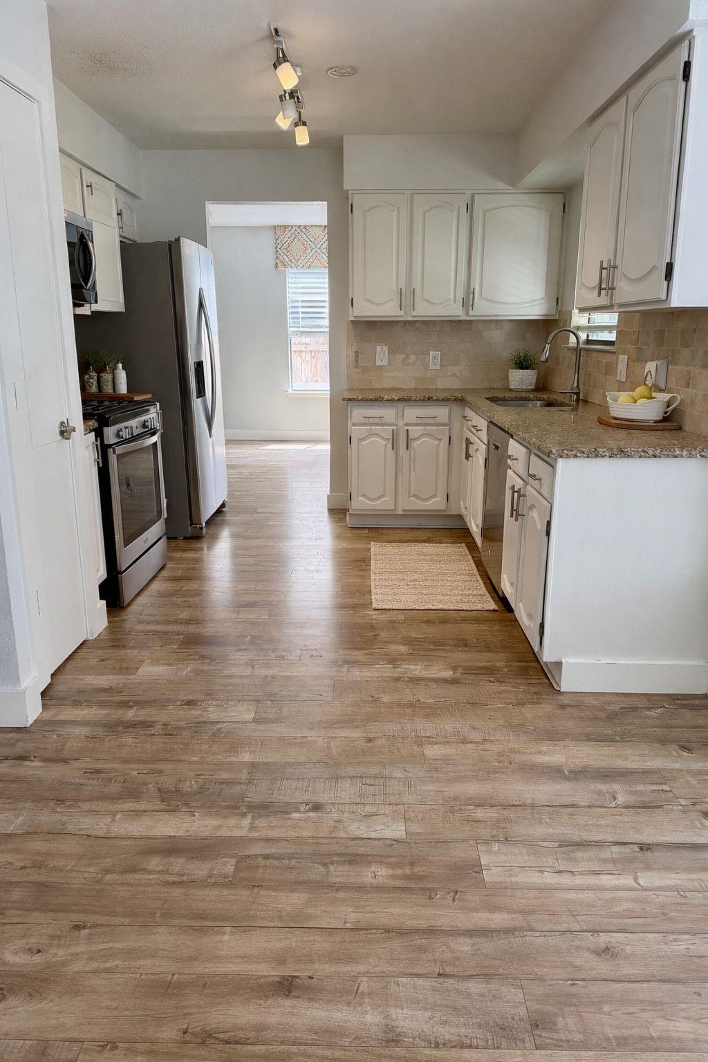 17844 Park Valley Dr, Round Rock, TX 78681