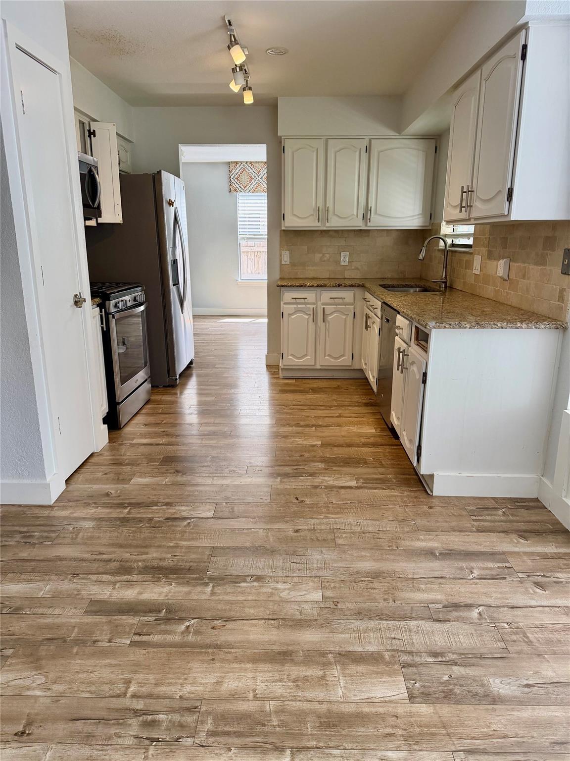 17844 Park Valley Dr, Round Rock, TX 78681