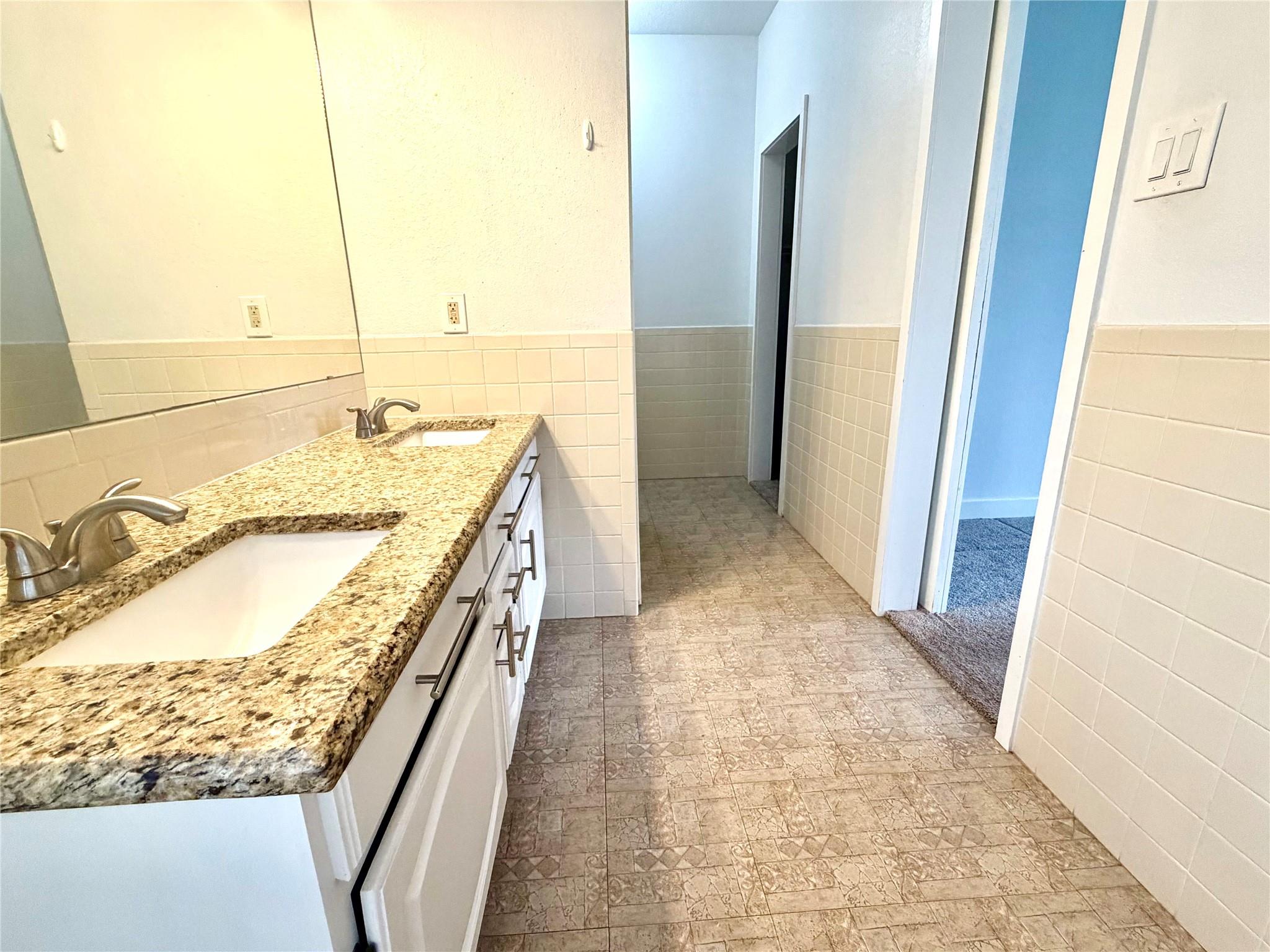 17844 Park Valley Dr, Round Rock, TX 78681