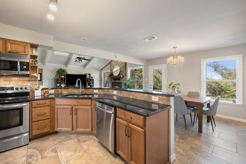 8910 Sam Carter Dr, Austin, TX 78736