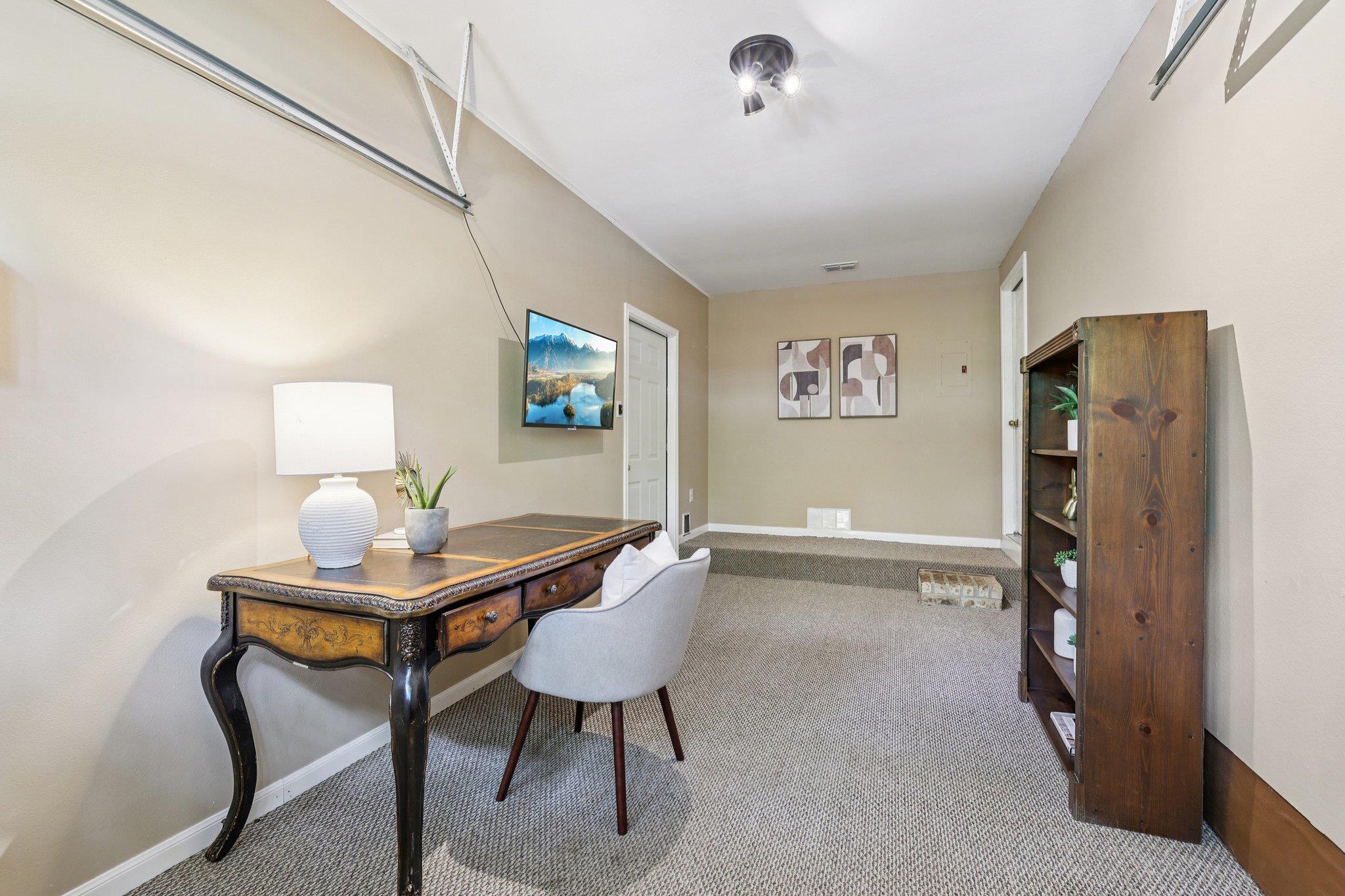 7304 John Blocker Dr, Austin, TX 78749