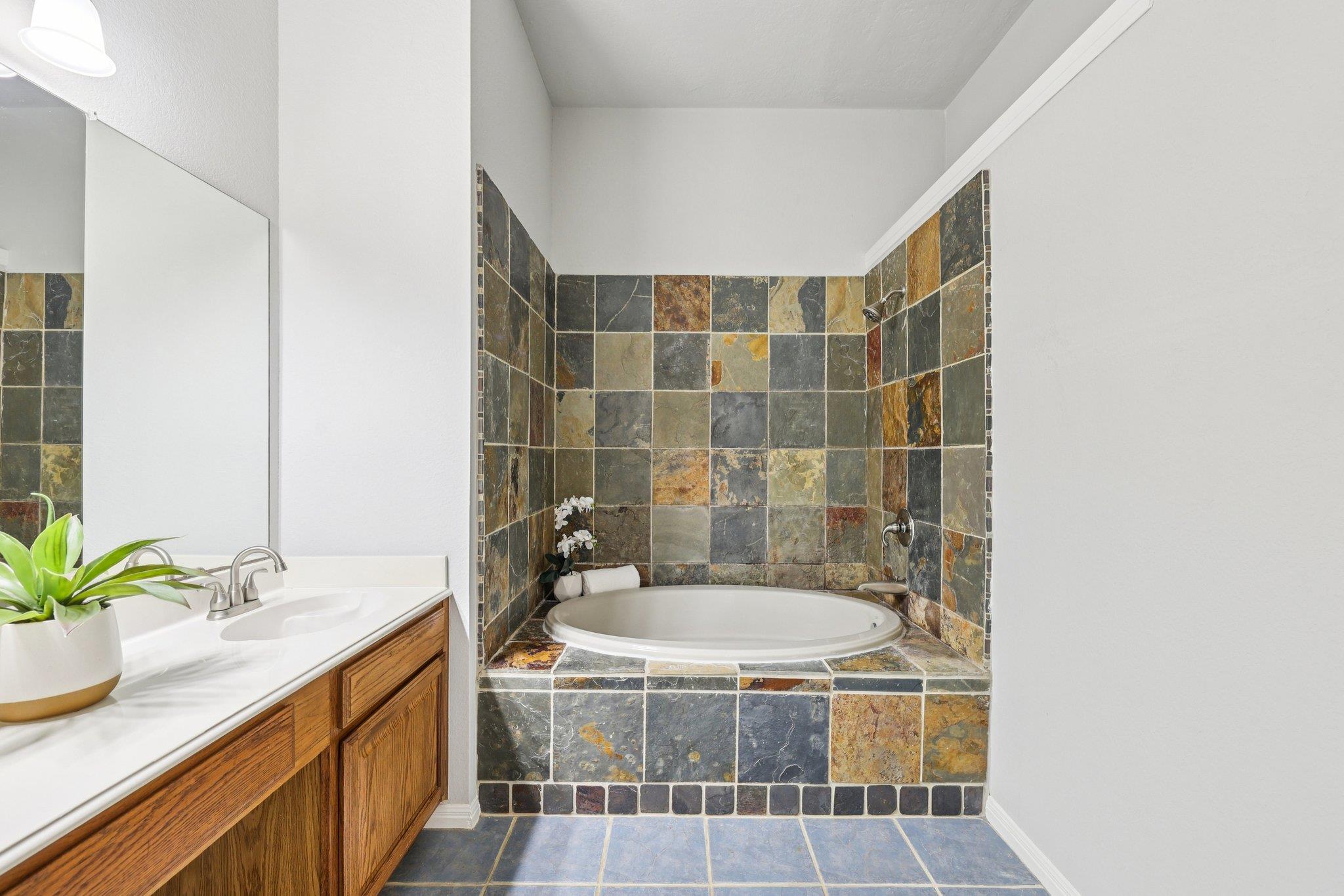 7304 John Blocker Dr, Austin, TX 78749