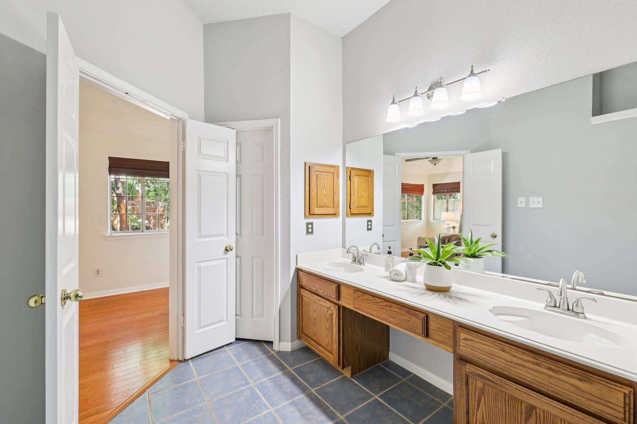 7304 John Blocker Dr, Austin, TX 78749