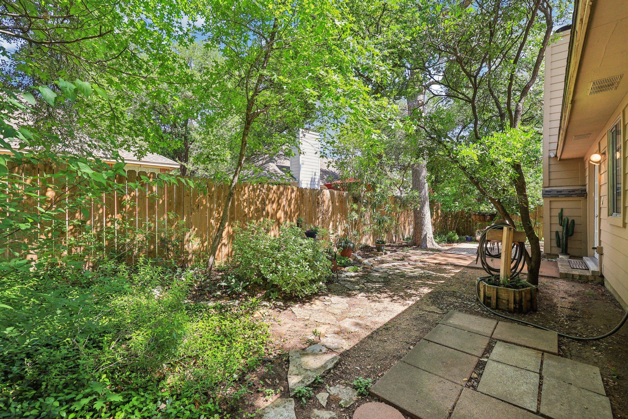 7304 John Blocker Dr, Austin, TX 78749