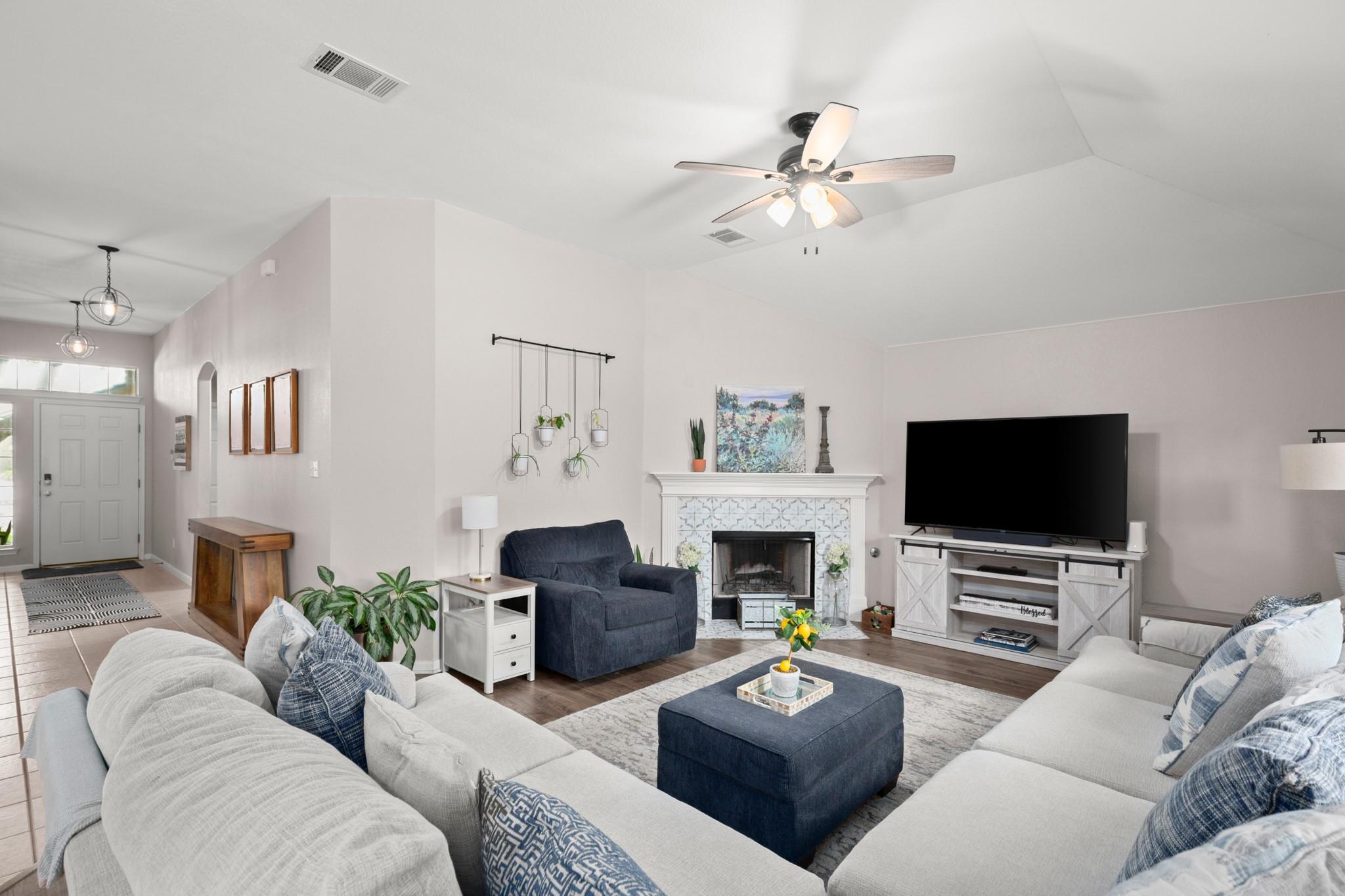 903 Plumbago Dr, Pflugerville, TX 78660