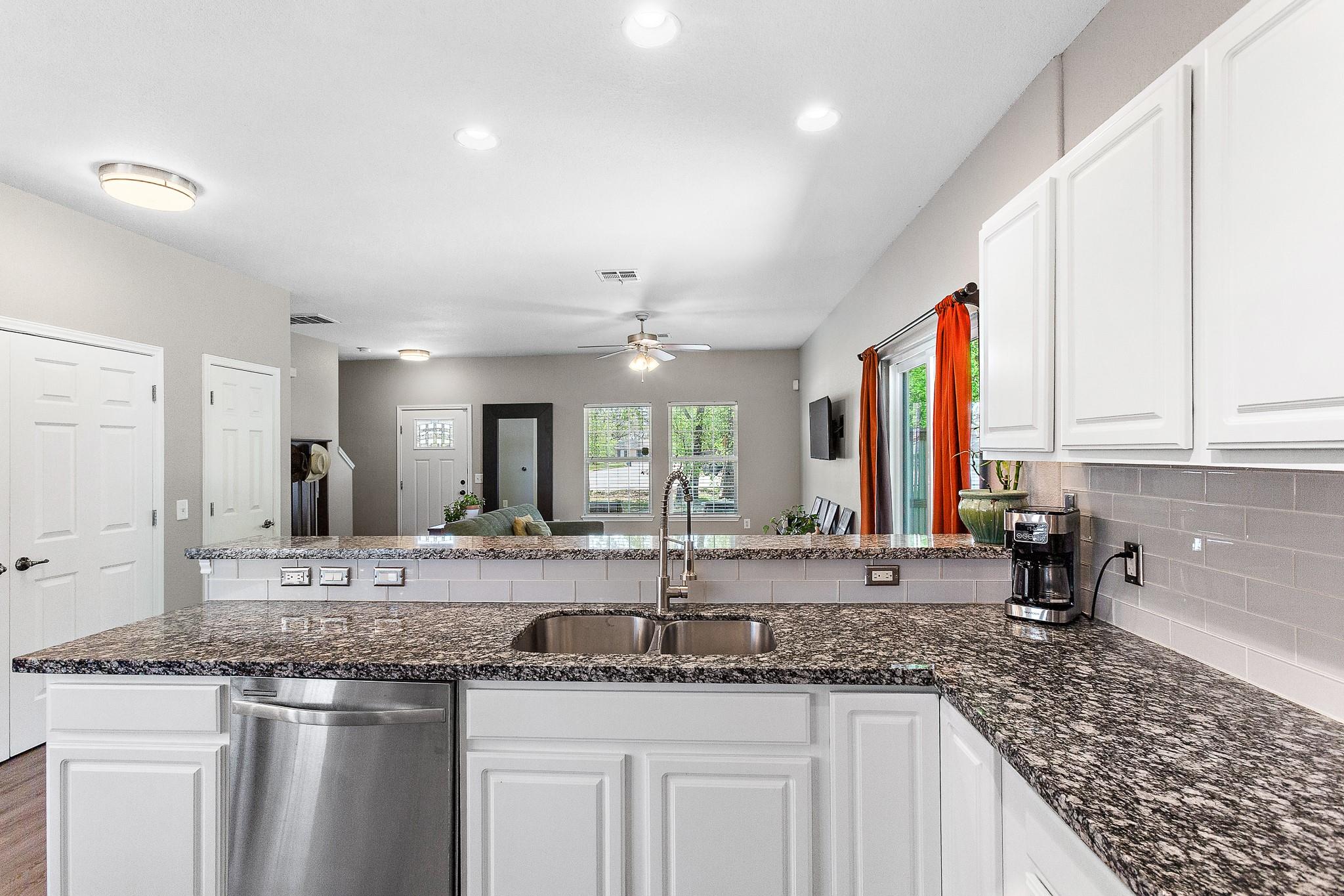 914 Bret Ln, Austin, TX 78721