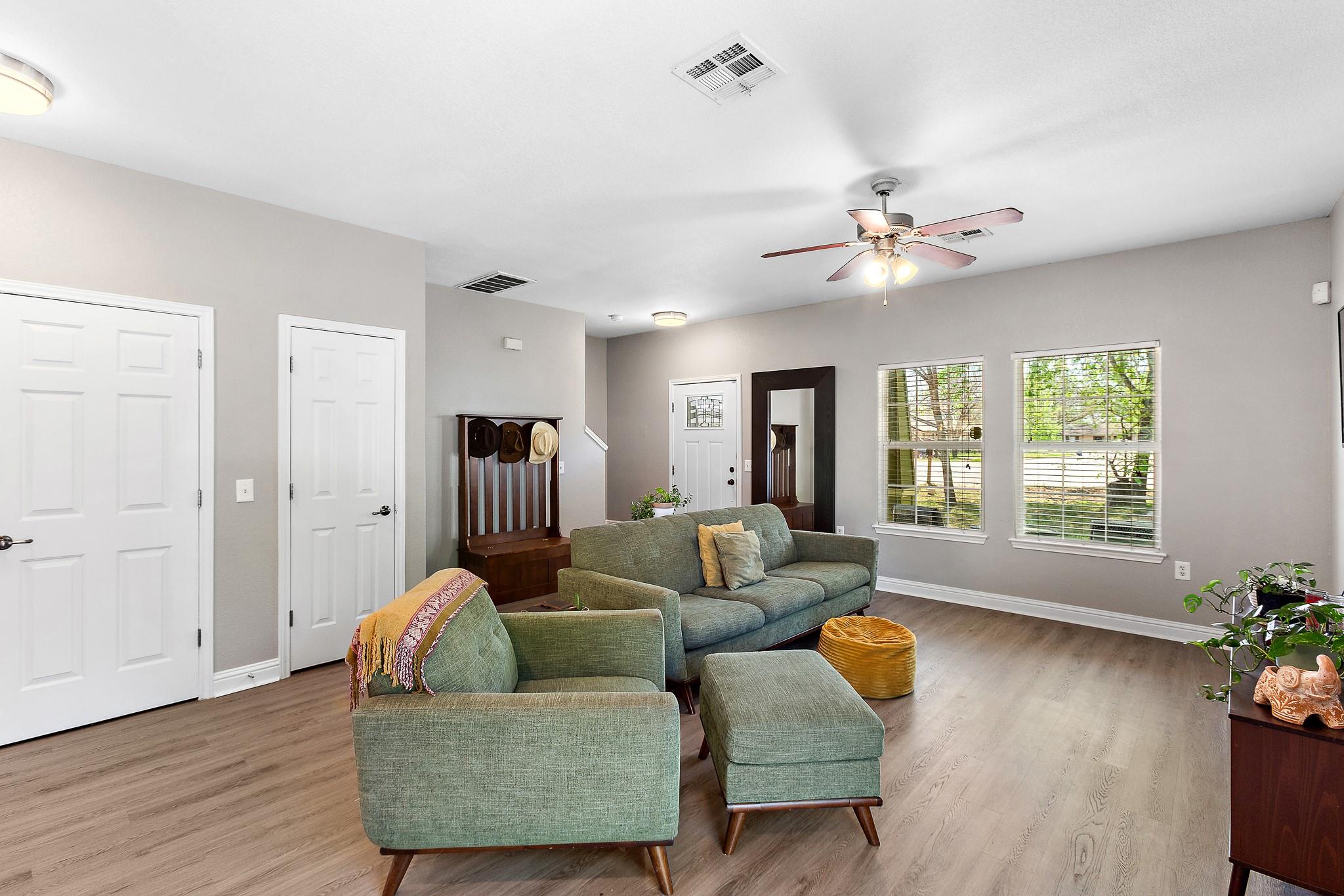 914 Bret Ln, Austin, TX 78721