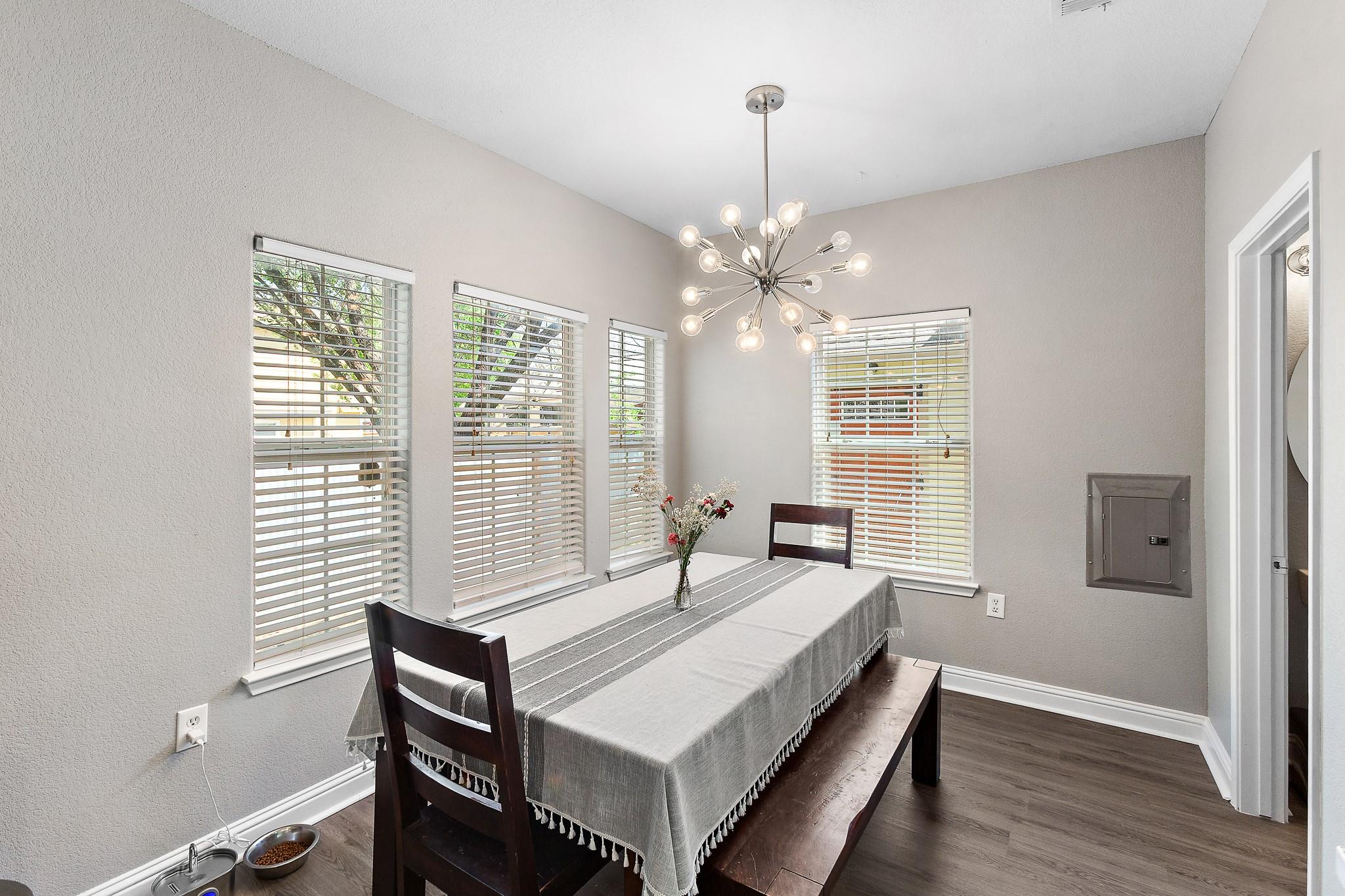 914 Bret Ln, Austin, TX 78721