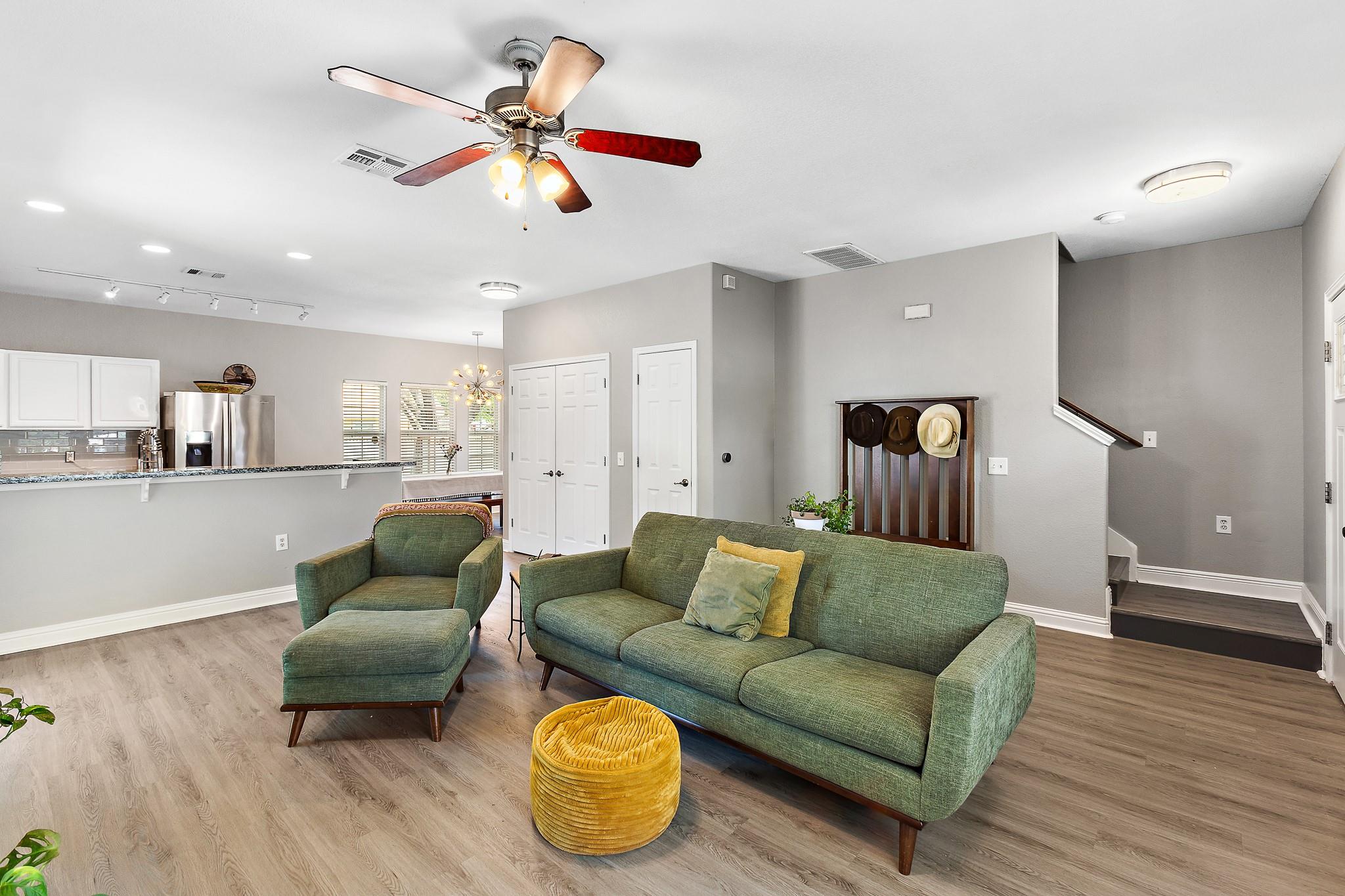 914 Bret Ln, Austin, TX 78721