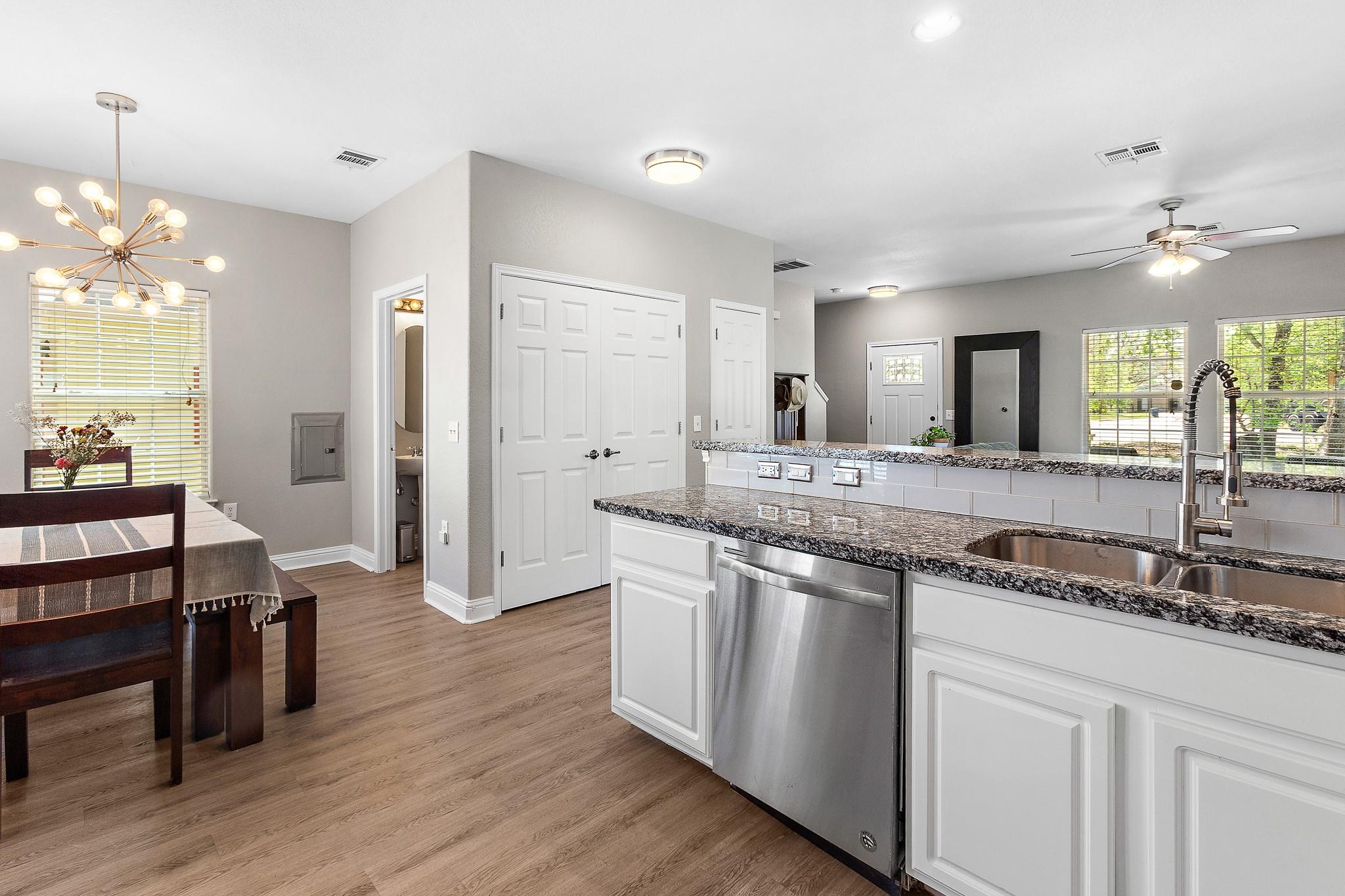 914 Bret Ln, Austin, TX 78721