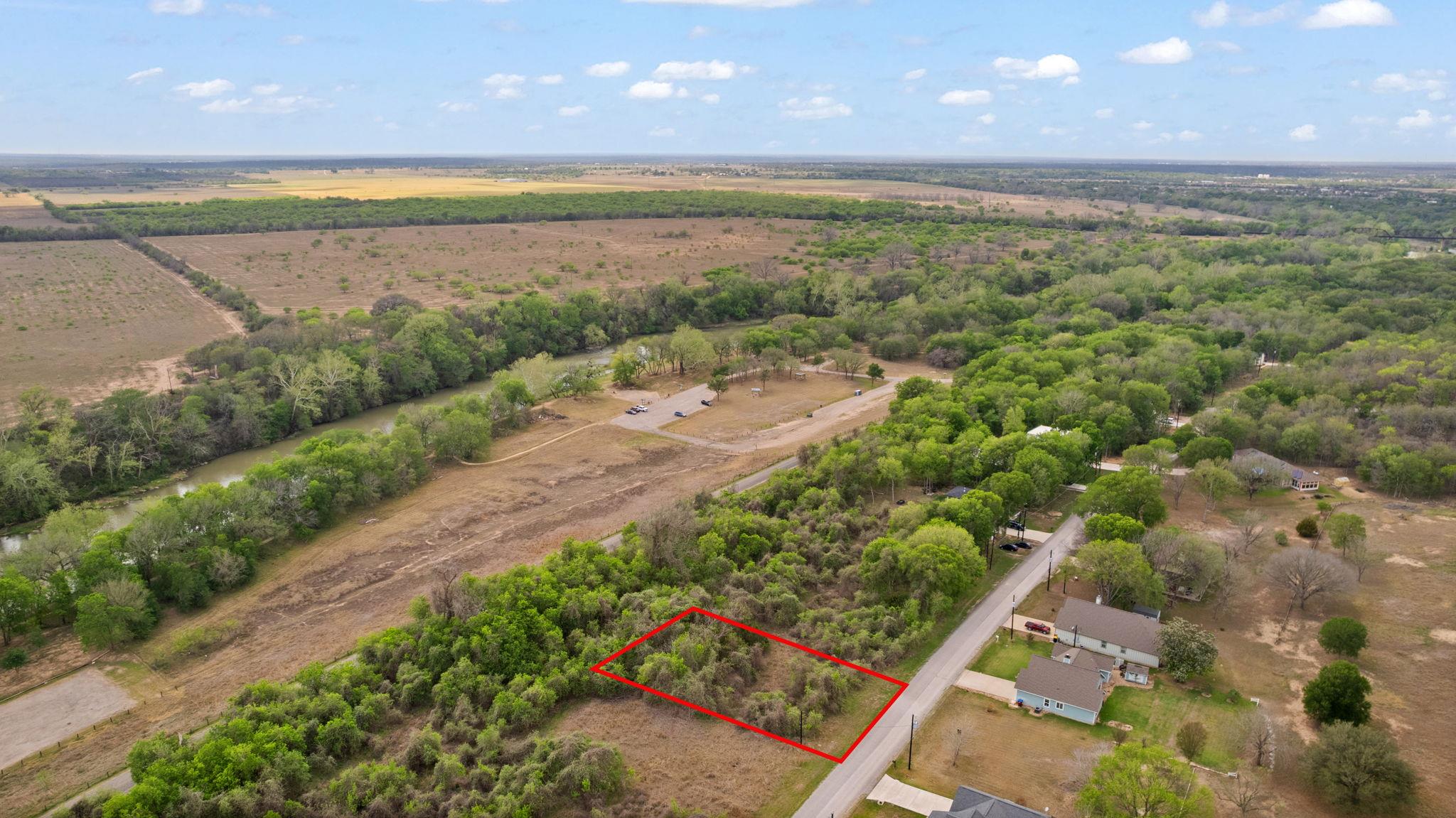 183 Kahana Ln, Bastrop, TX 78602