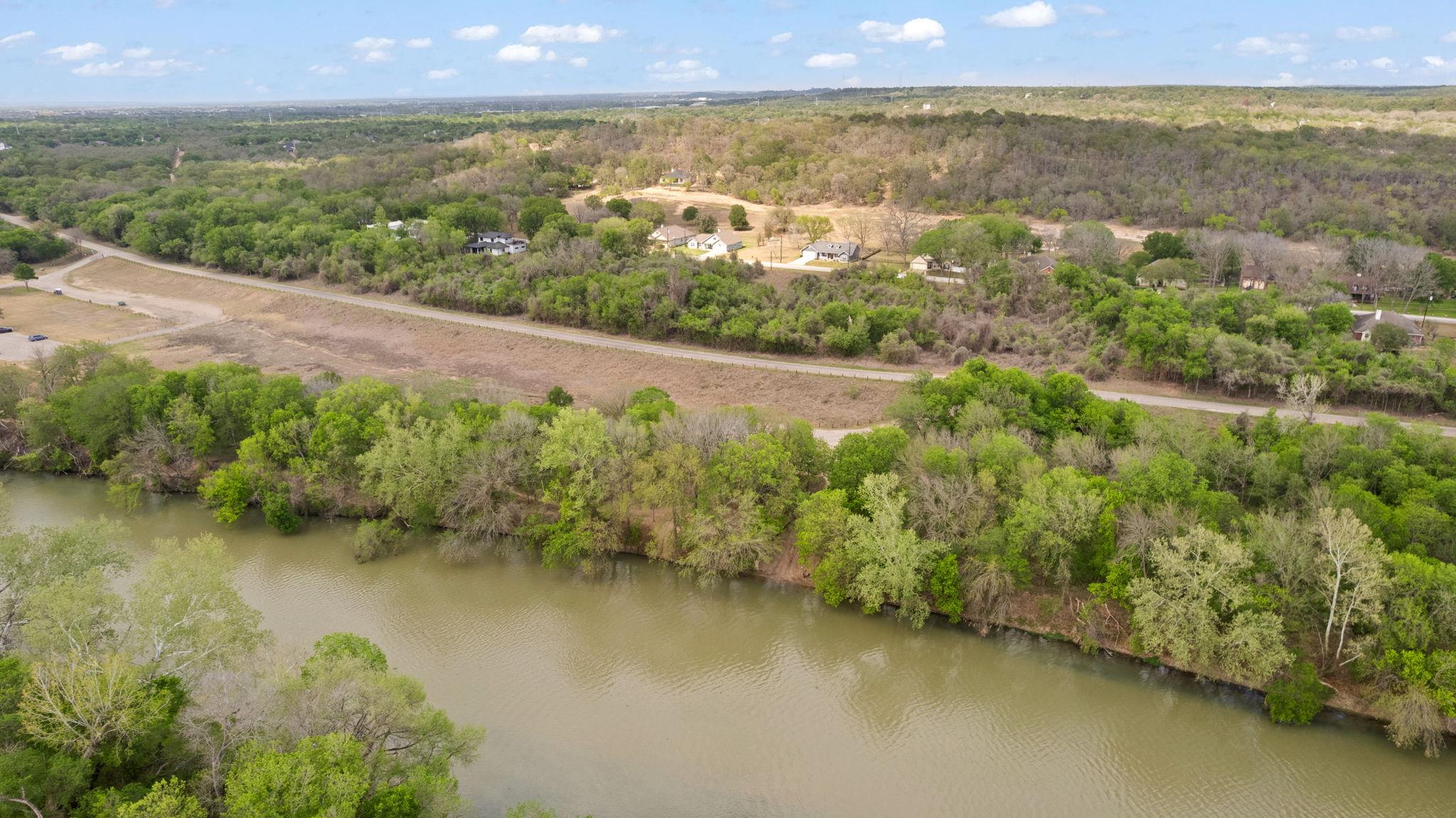 183 Kahana Ln, Bastrop, TX 78602