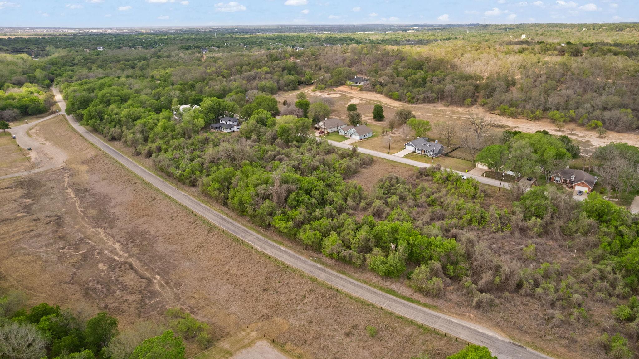 183 Kahana Ln, Bastrop, TX 78602