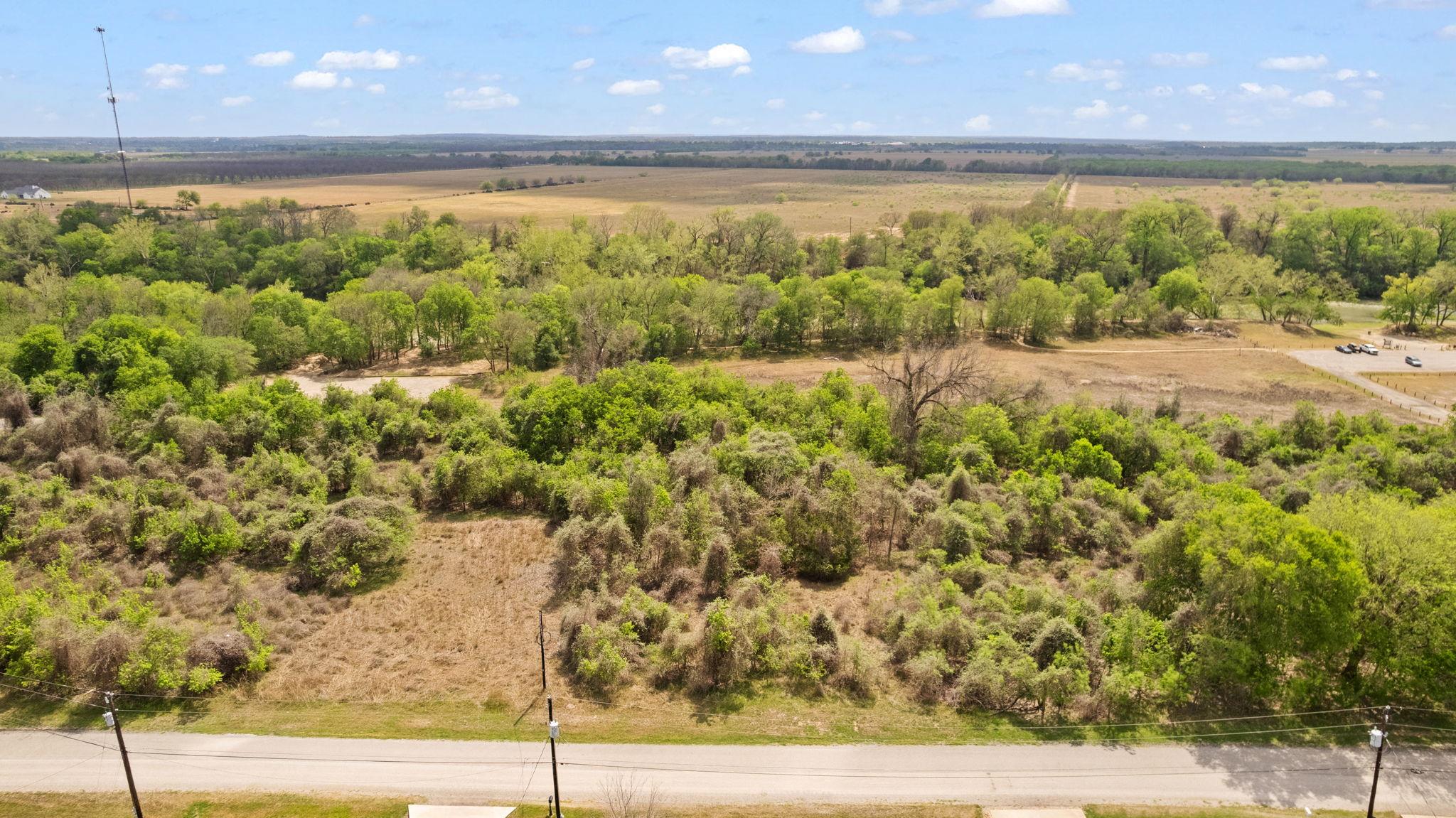 183 Kahana Ln, Bastrop, TX 78602