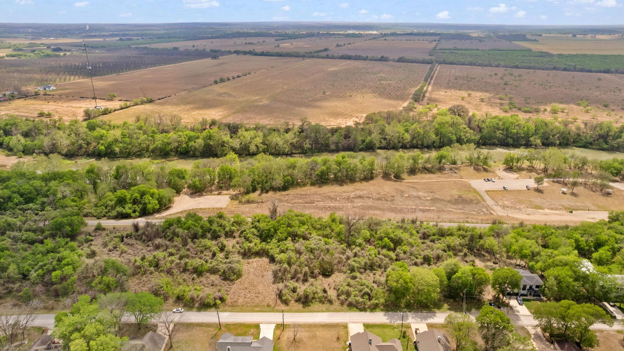 183 Kahana Ln, Bastrop, TX 78602