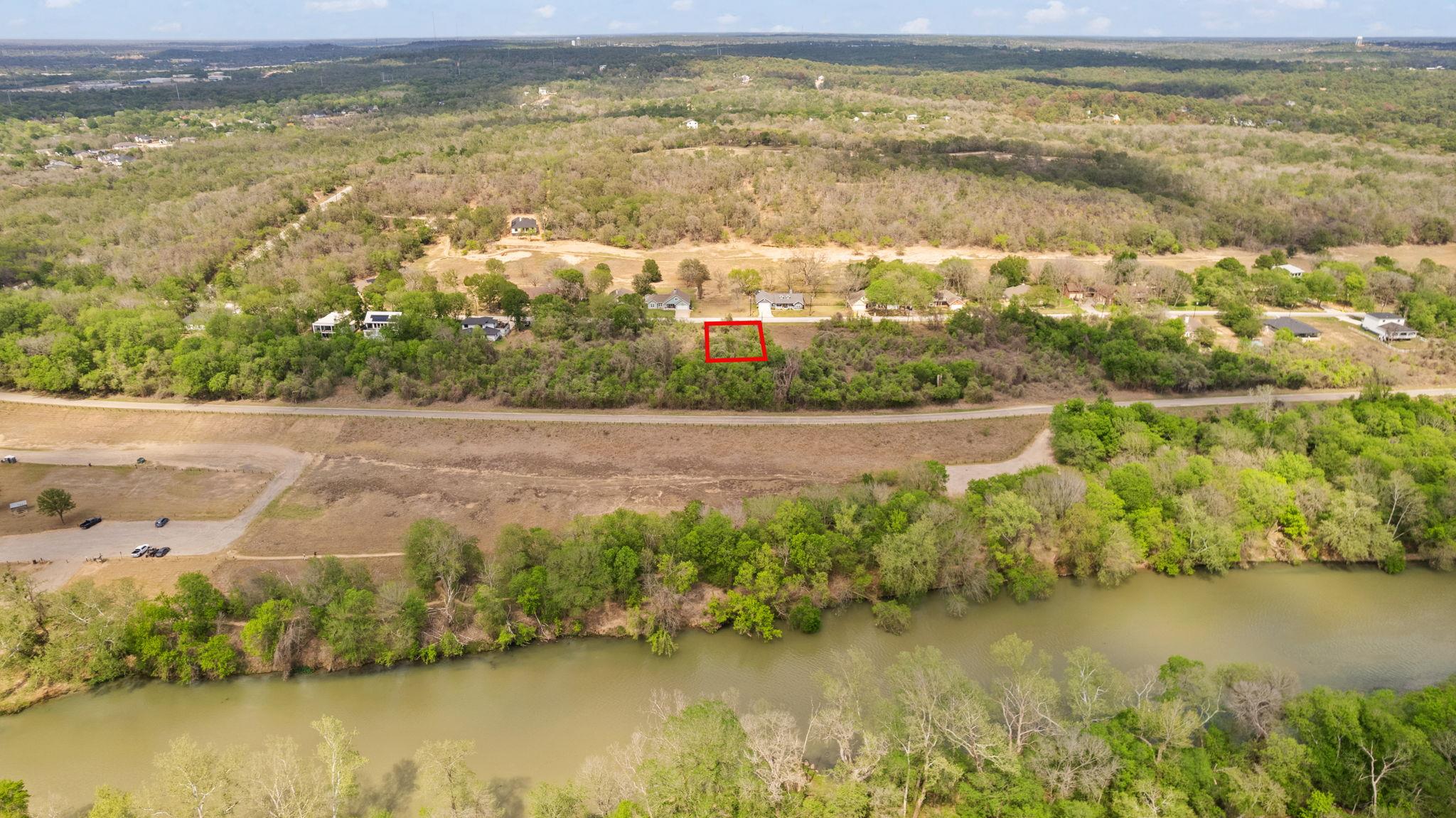 183 Kahana Ln, Bastrop, TX 78602