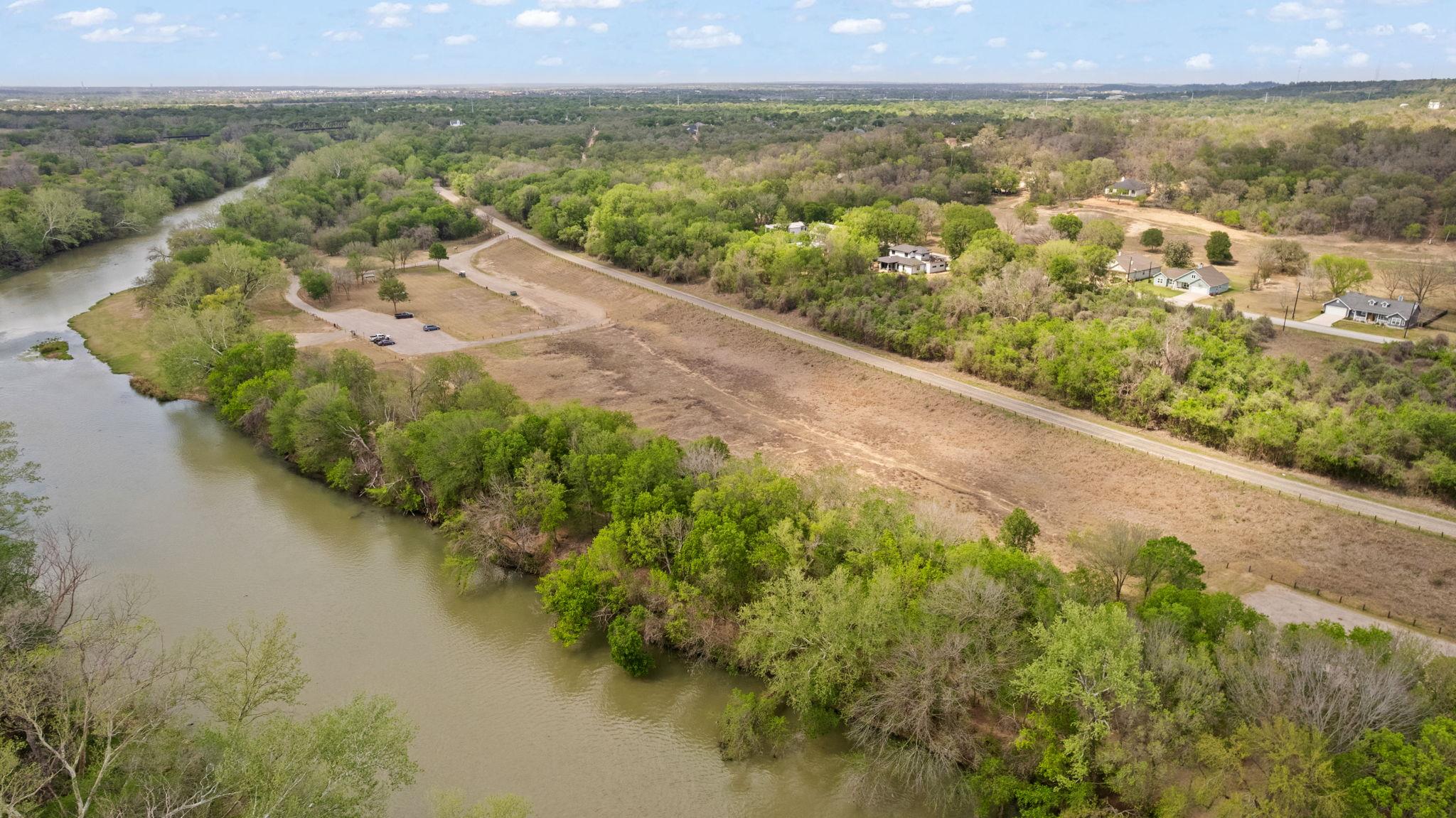 183 Kahana Ln, Bastrop, TX 78602
