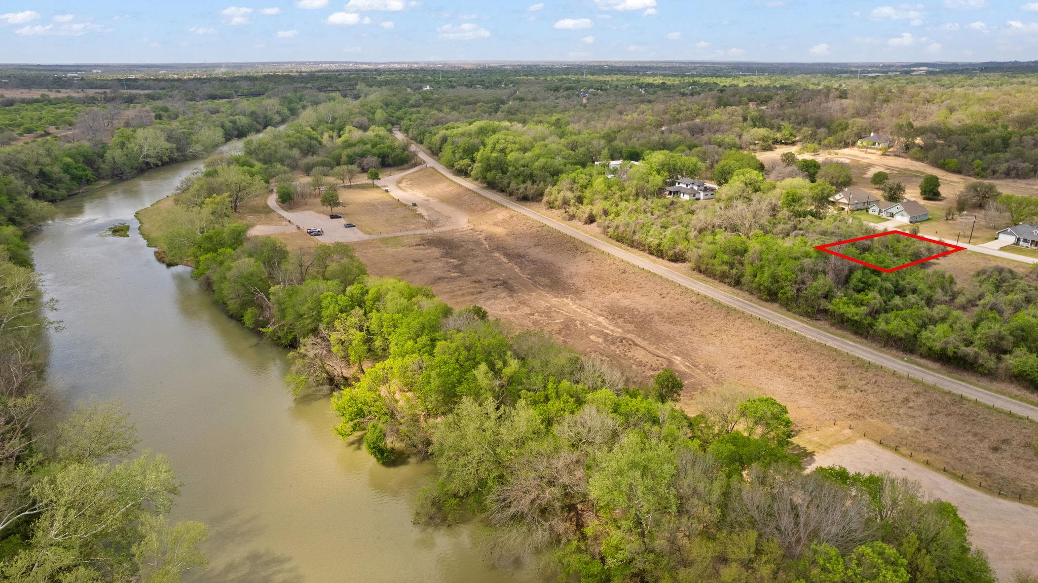 183 Kahana Ln, Bastrop, TX 78602