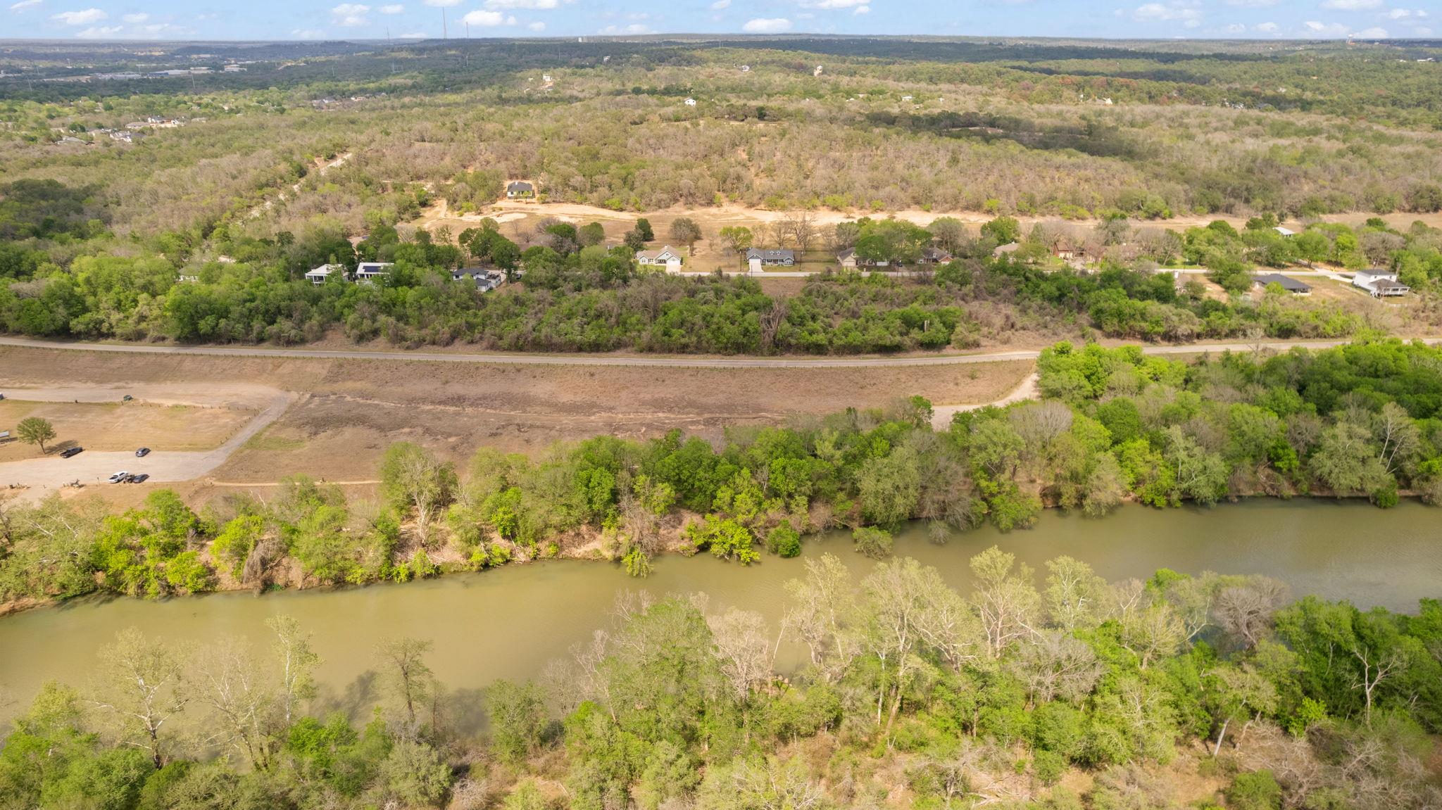 183 Kahana Ln, Bastrop, TX 78602