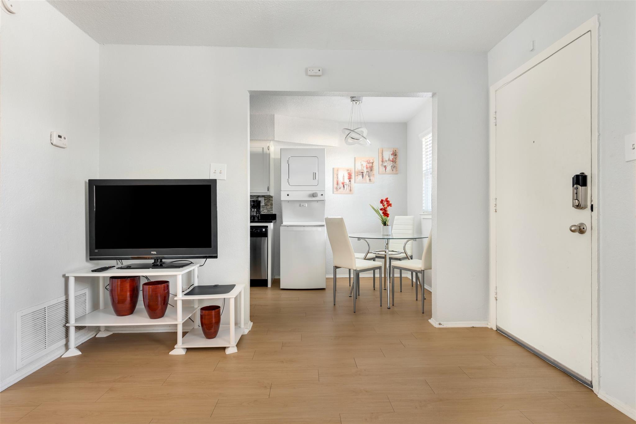 2401 Manor Rd # 209, Austin, TX 78722