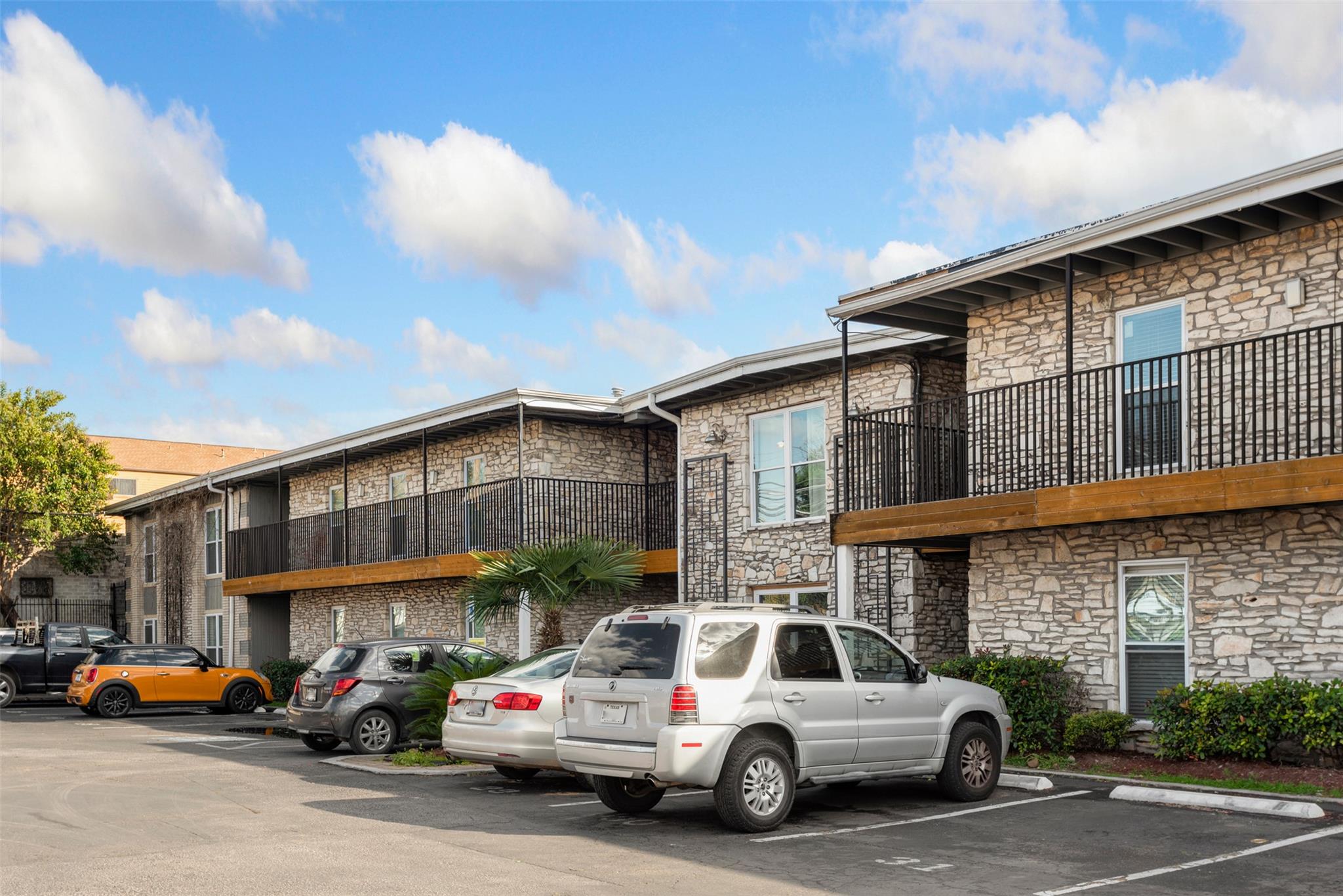 2401 Manor Rd # 209, Austin, TX 78722